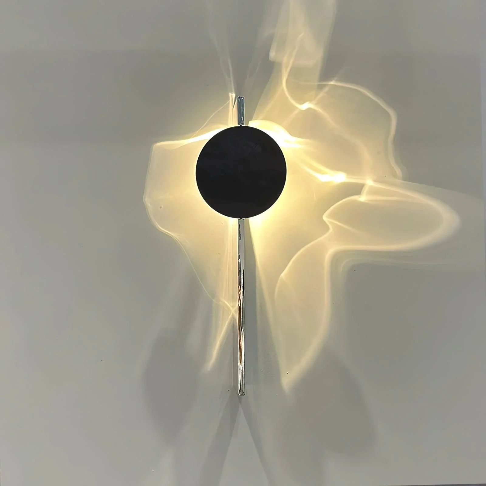 Gardner Creative Light And Shadow Wall Lamp - Image 2