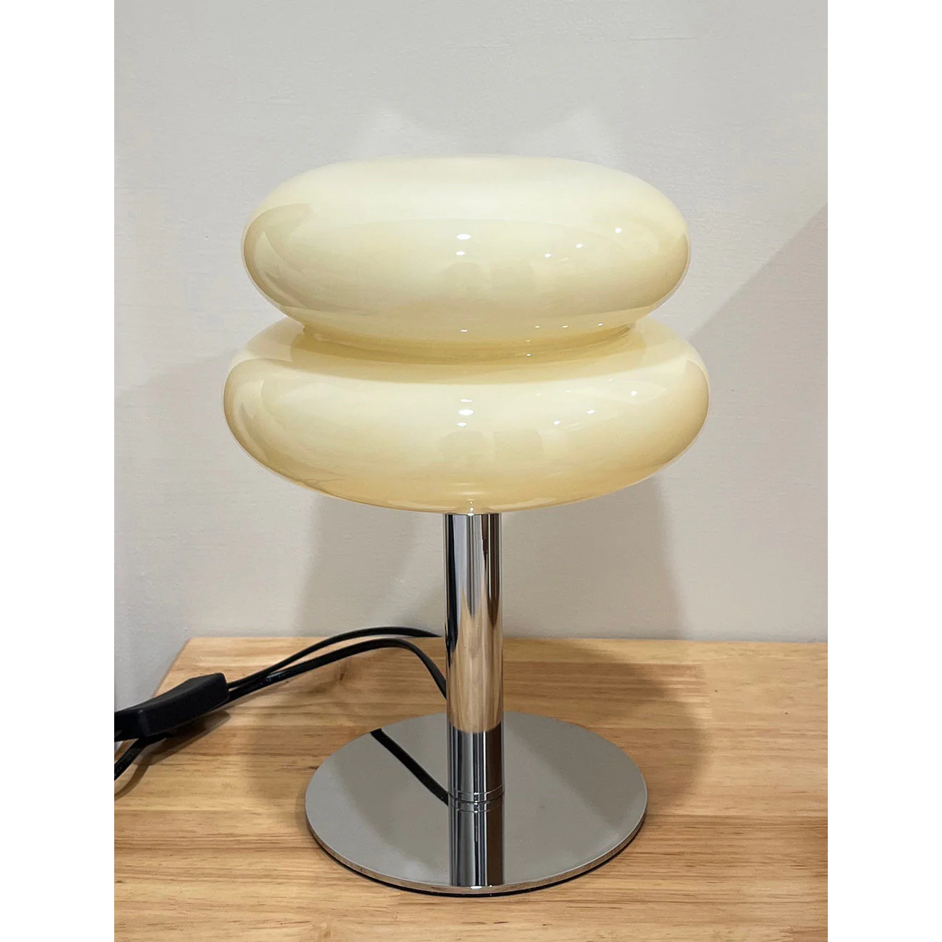 Hecho Modern Glass Table Lamp - Image 16