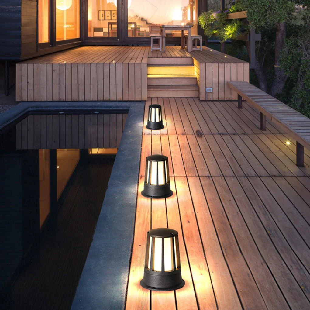 Hector LED Classic Landscape Outdoor Light - Image 7