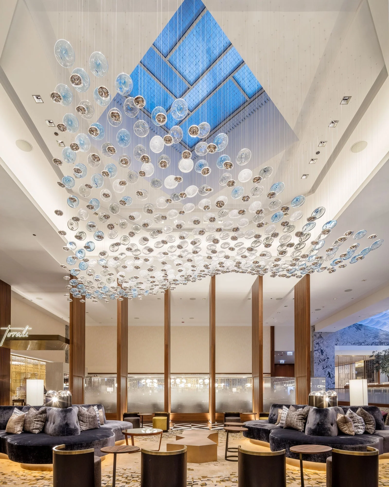 Ilvyniel Crystal Wave Chandelier - Image 4