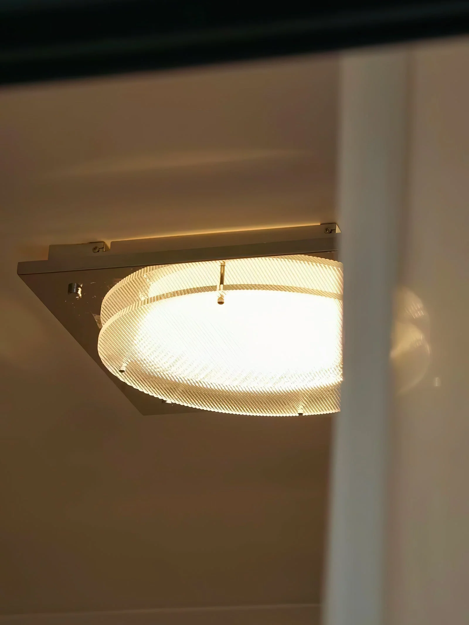 Isolora Nordic Art Shield Sconce Wall lamp - Image 20