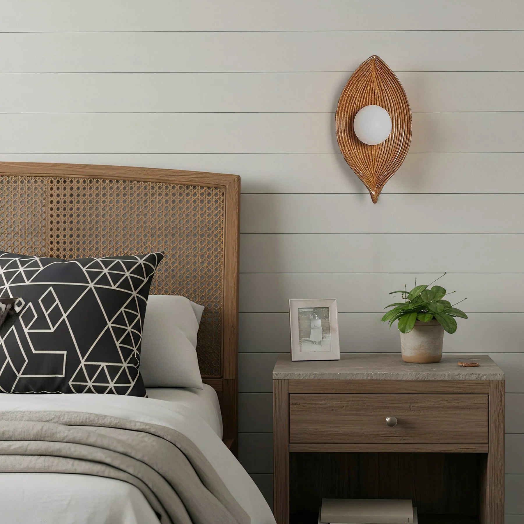 Iyana Farmhouse Resin Wall Light - Image 3