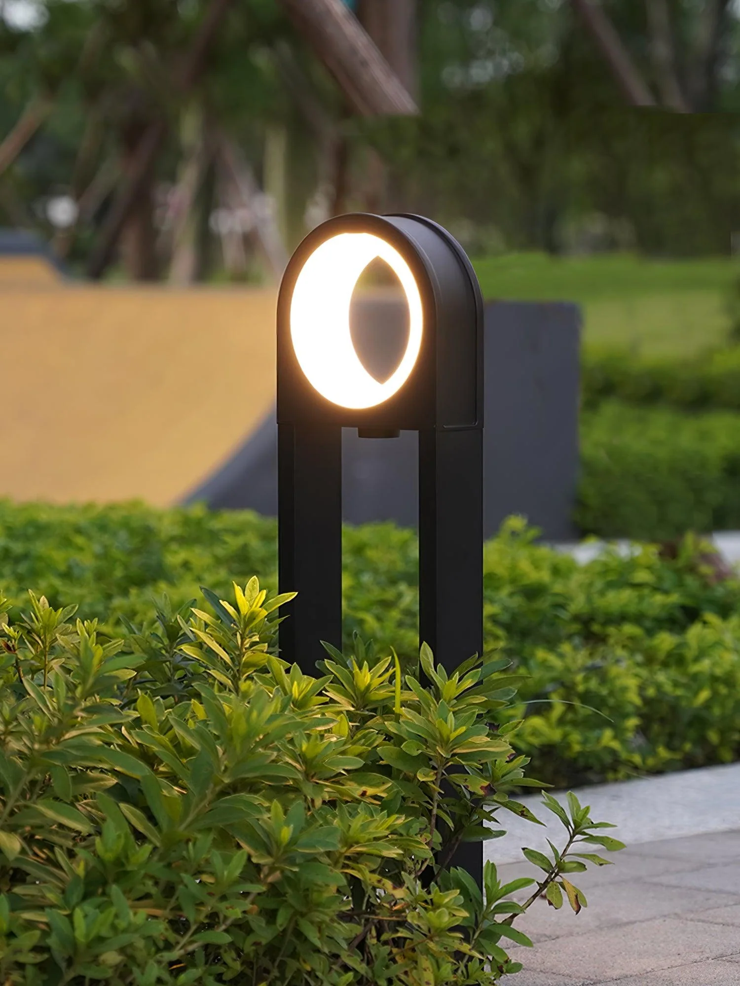 Jeremy Minimalist Outdoor Light - Image 10