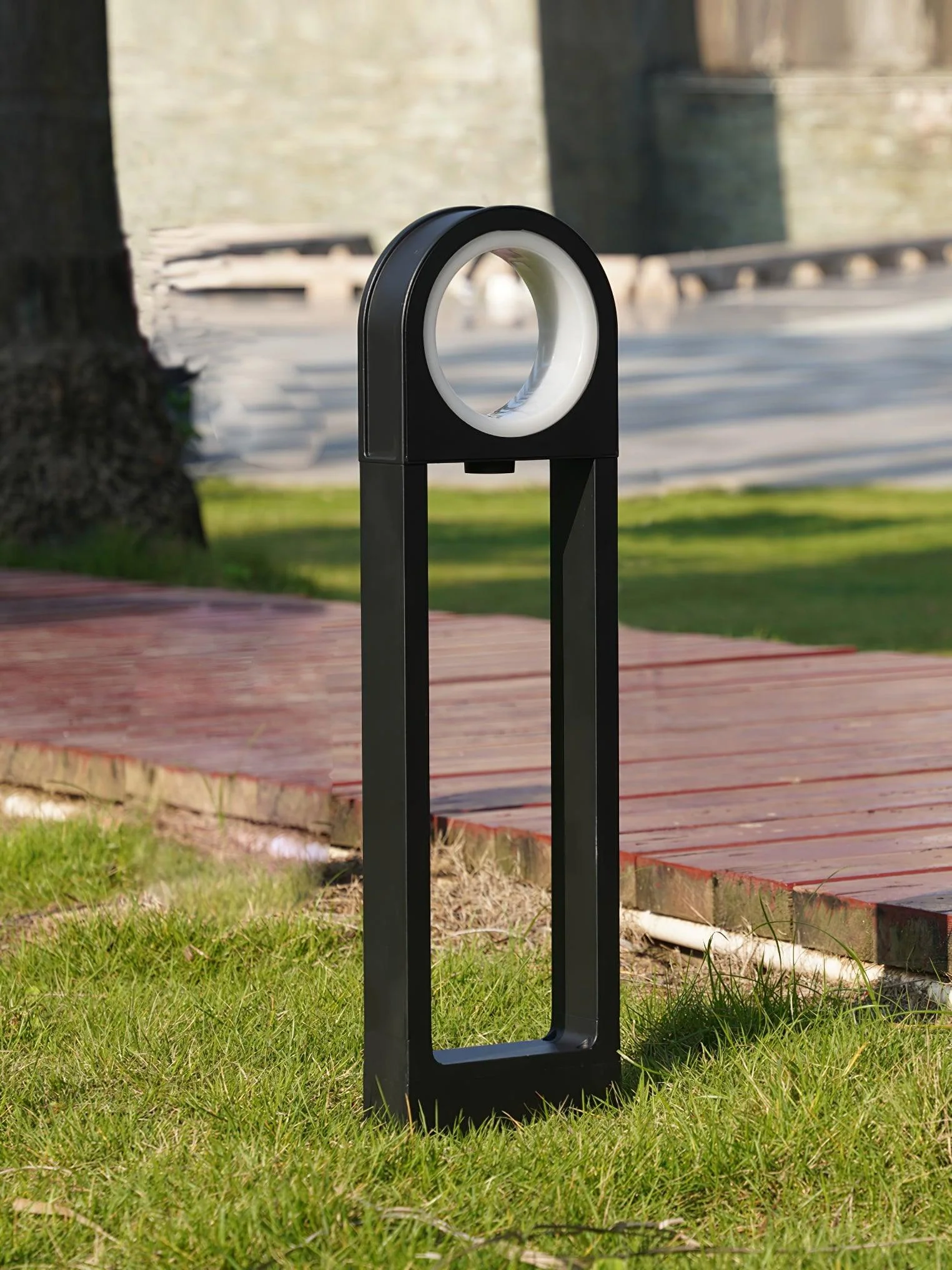 Jeremy Minimalist Outdoor Light - Image 11