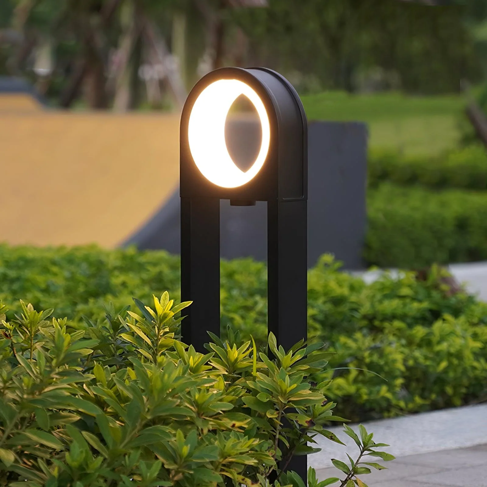 Jeremy Minimalist Outdoor Light - Image 14
