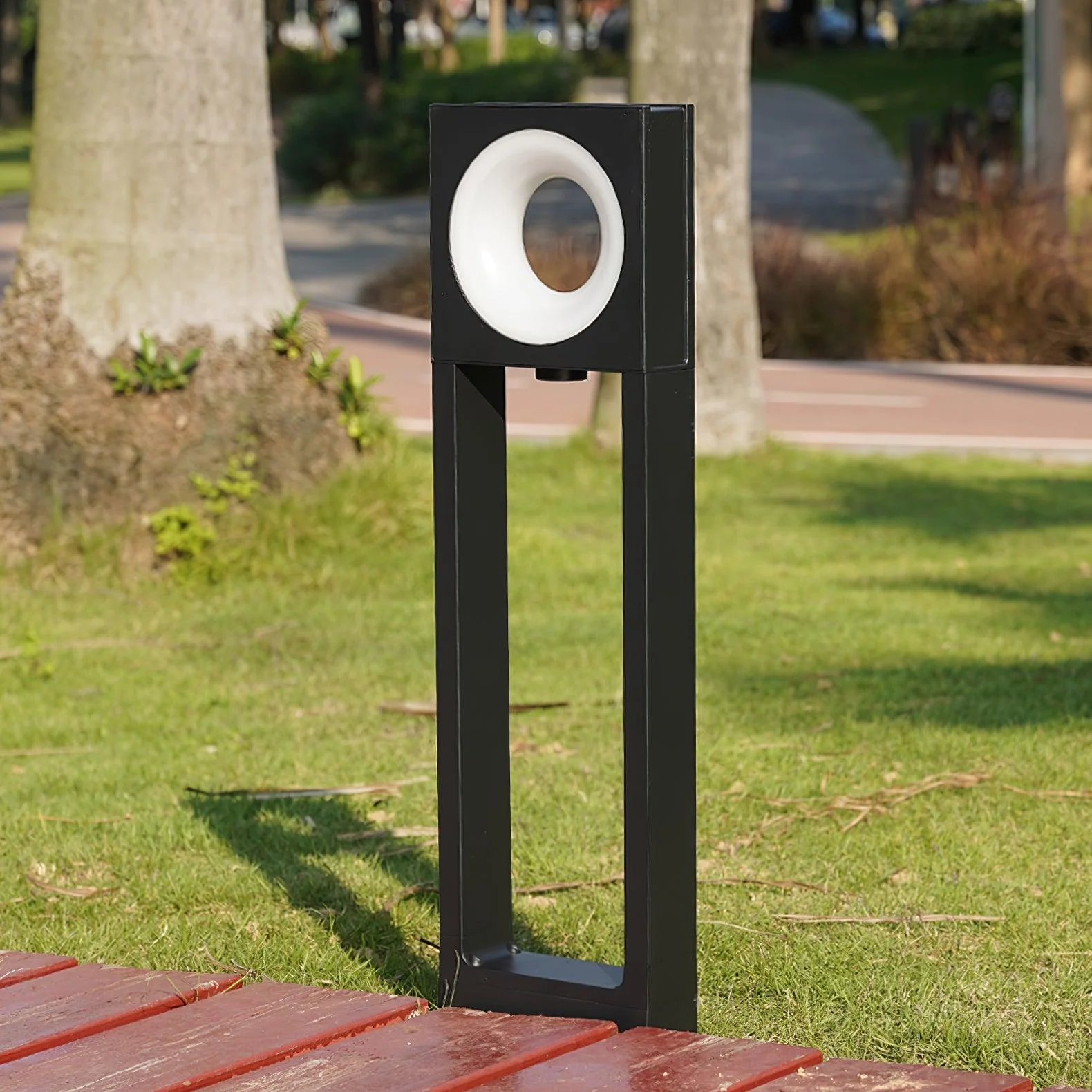 Jeremy Minimalist Outdoor Light - Image 15