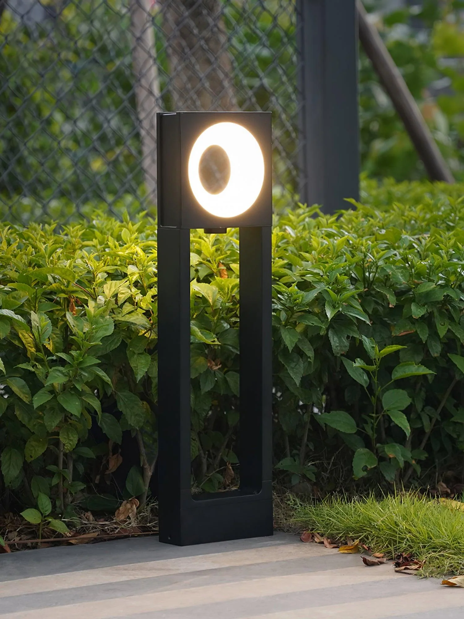 Jeremy Minimalist Outdoor Light - Image 8
