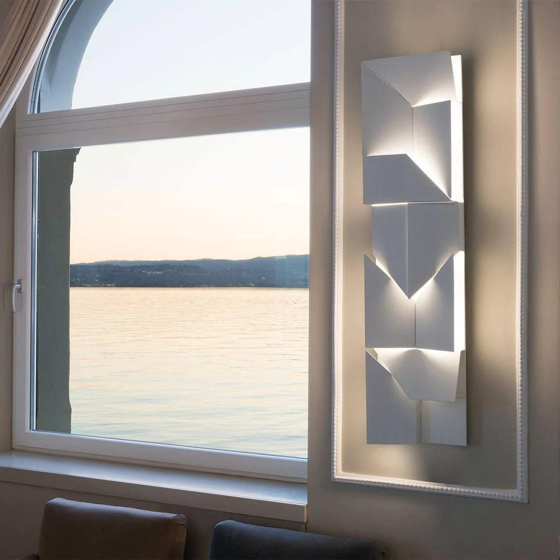 Kelsey Shadows Grand Sconce Wall Lamp - Image 137