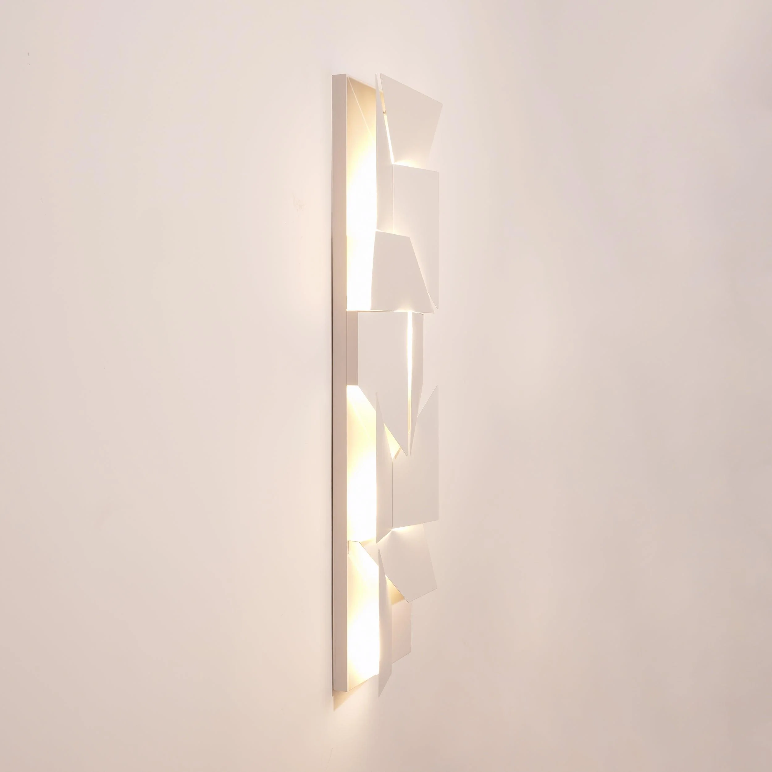 Kelsey Shadows Grand Sconce Wall Lamp - Image 33