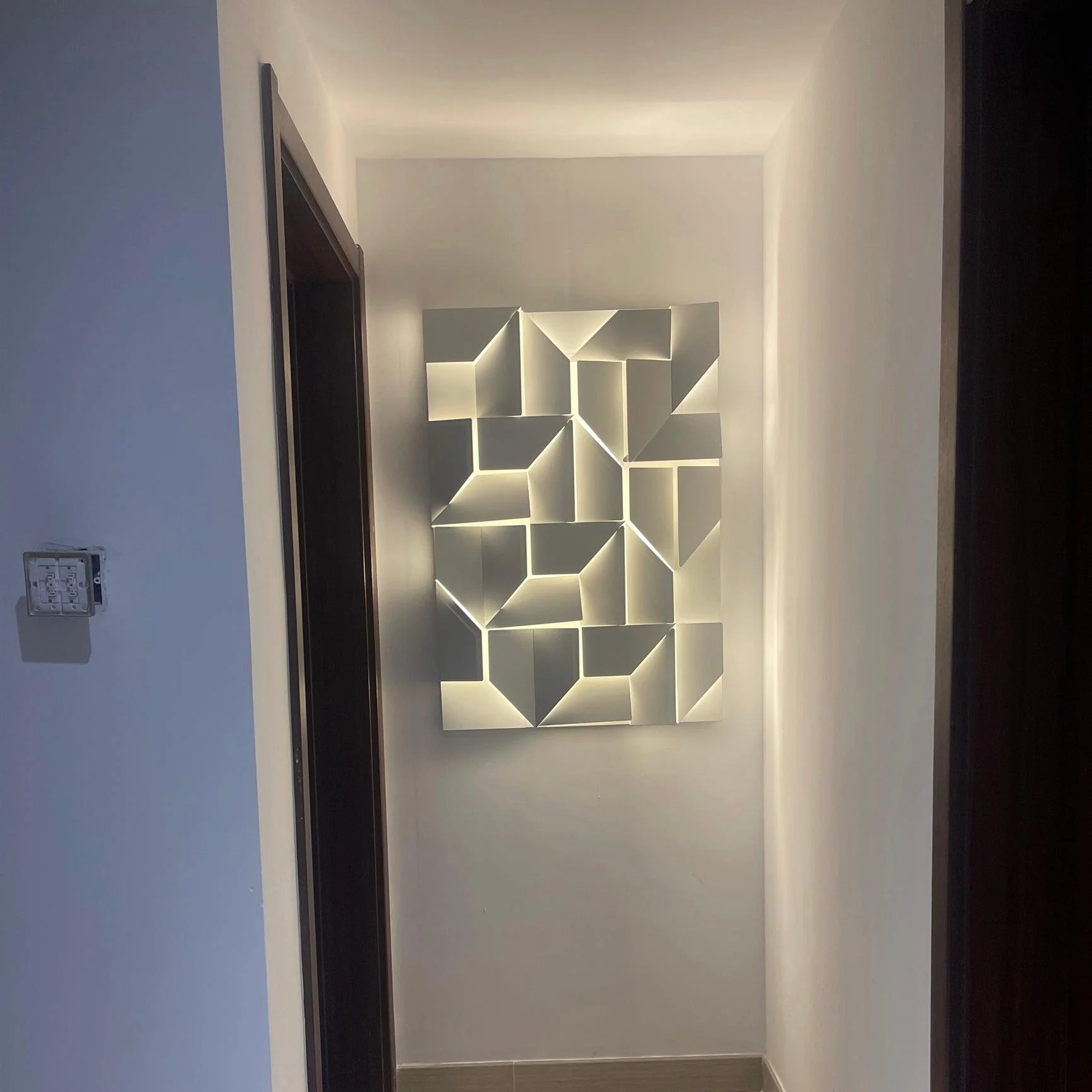 Kelsey Shadows Grand Sconce Wall Lamp - Image 7