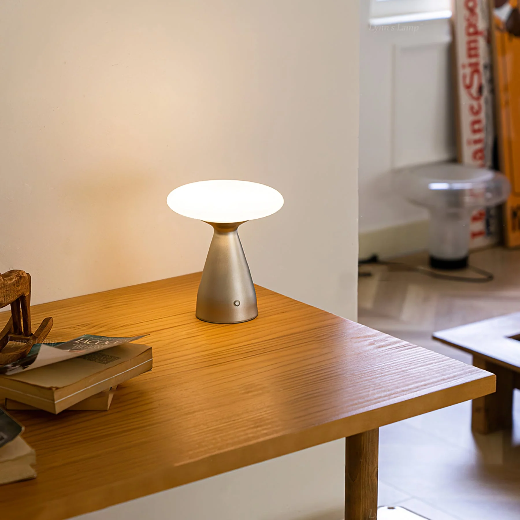 Klaus Modern Table Lamp - Image 3