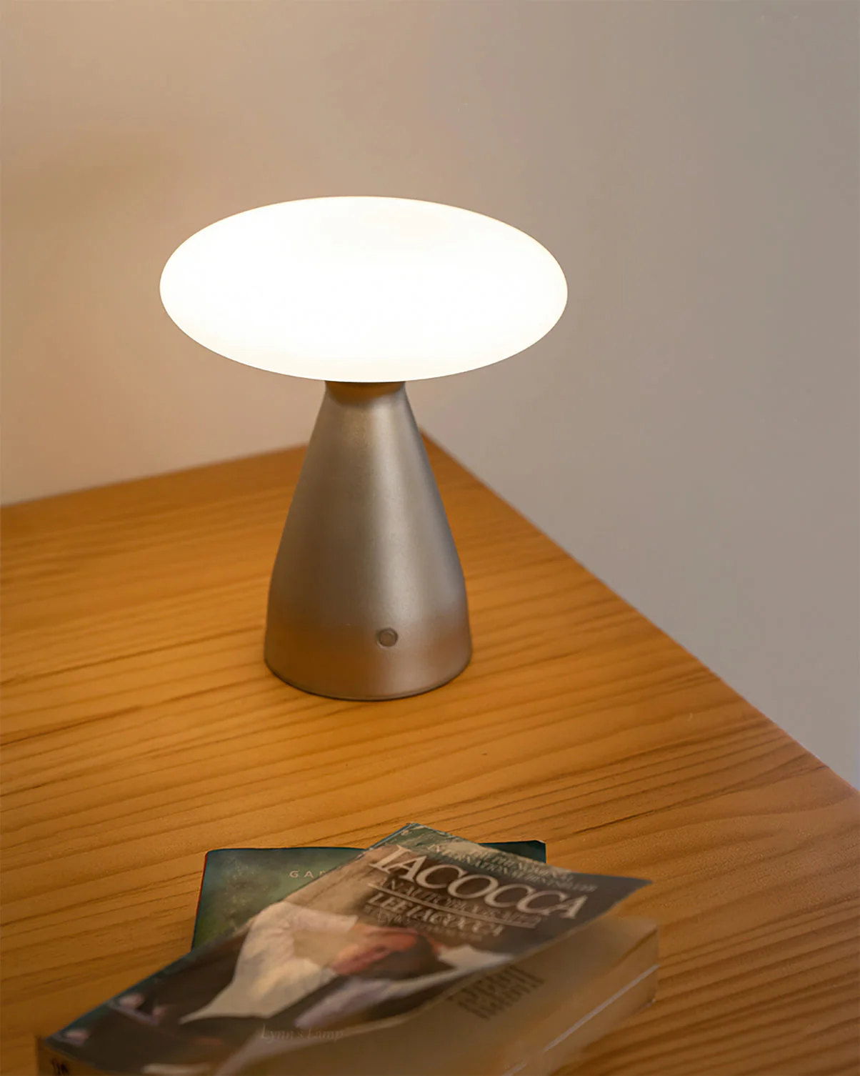 Klaus Modern Table Lamp - Image 5