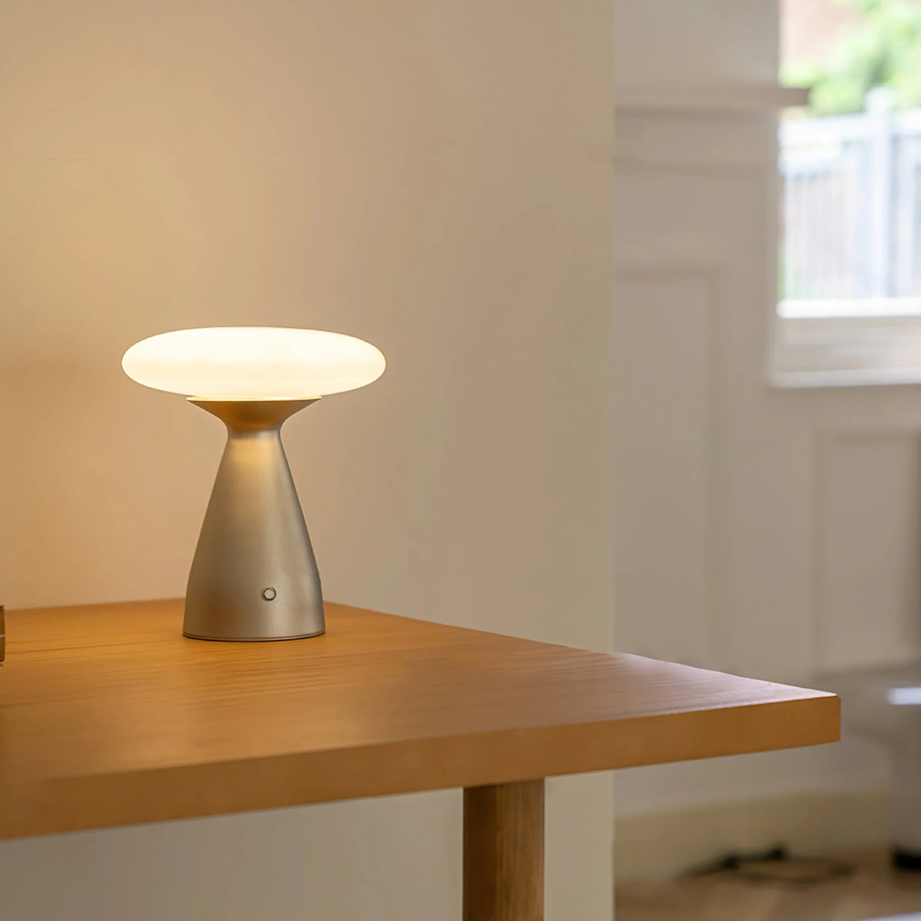 Klaus Modern Table Lamp - Image 6