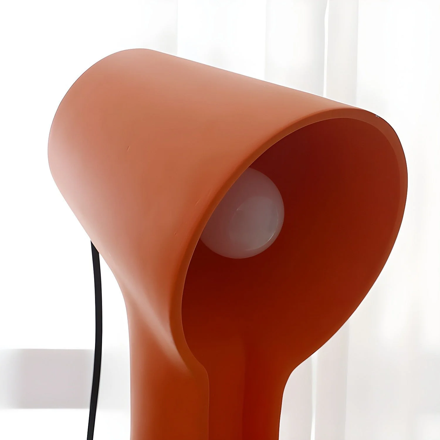 Kriller Modern Resin Table Lamp - Image 19