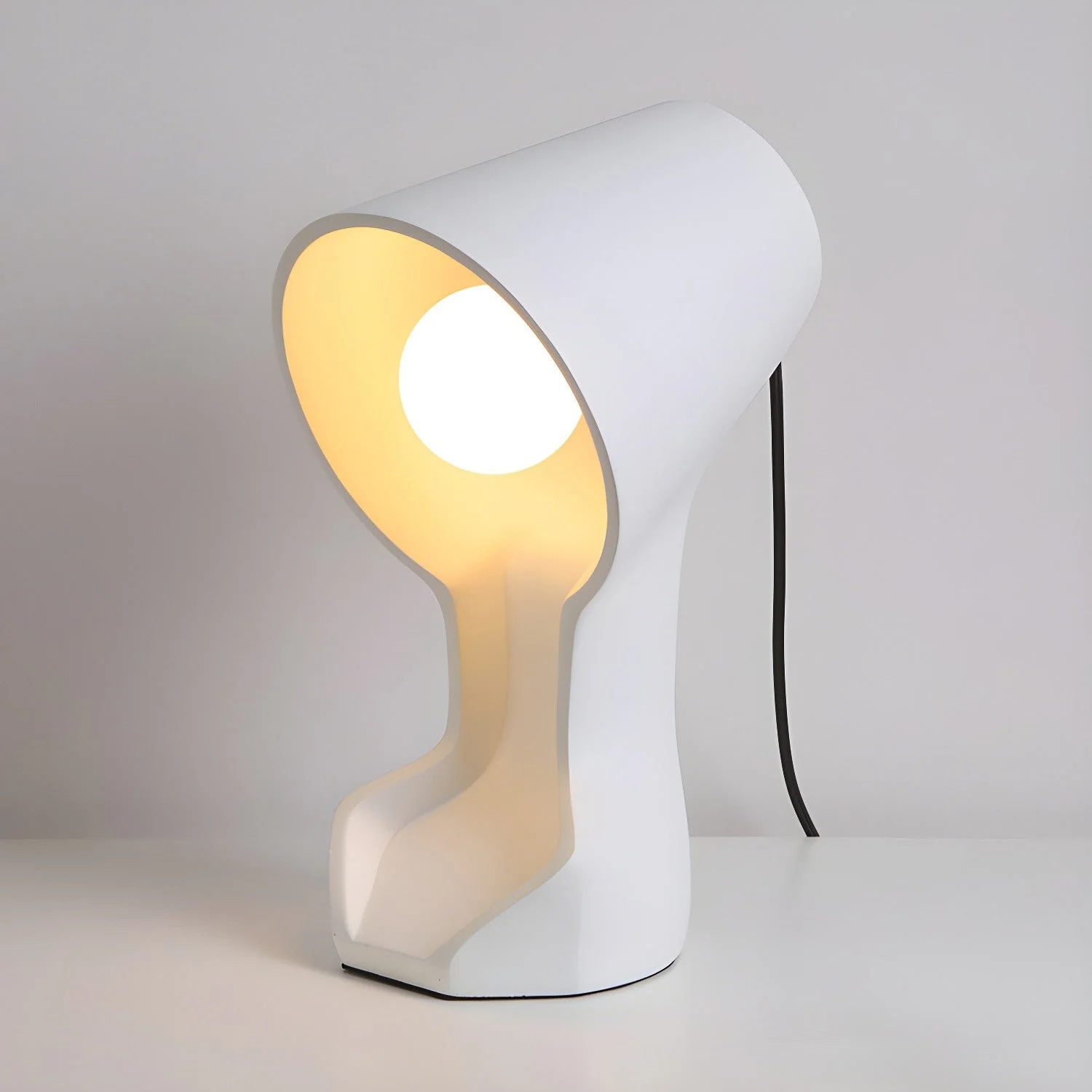 Kriller Modern Resin Table Lamp - Image 20