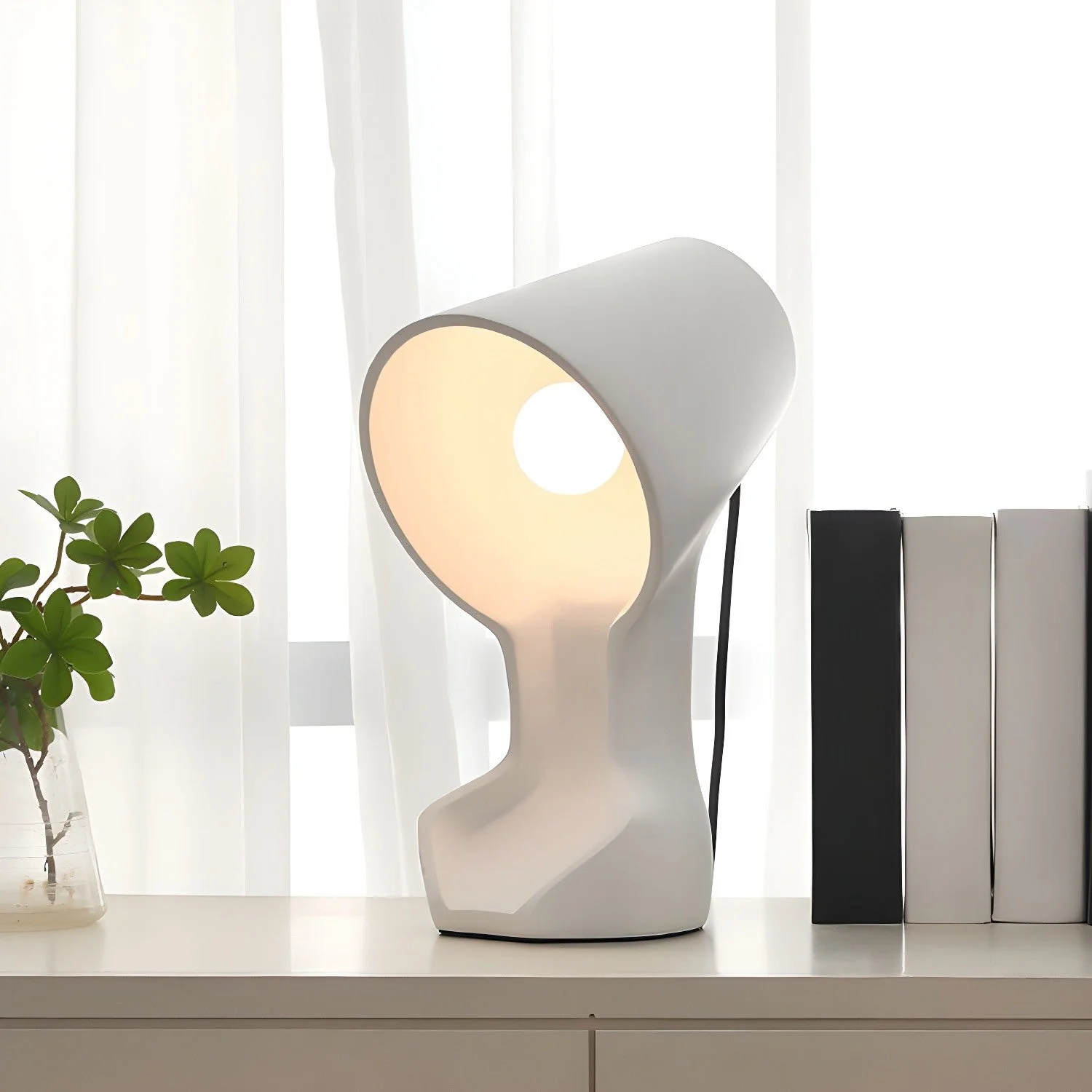 Kriller Modern Resin Table Lamp - Image 4