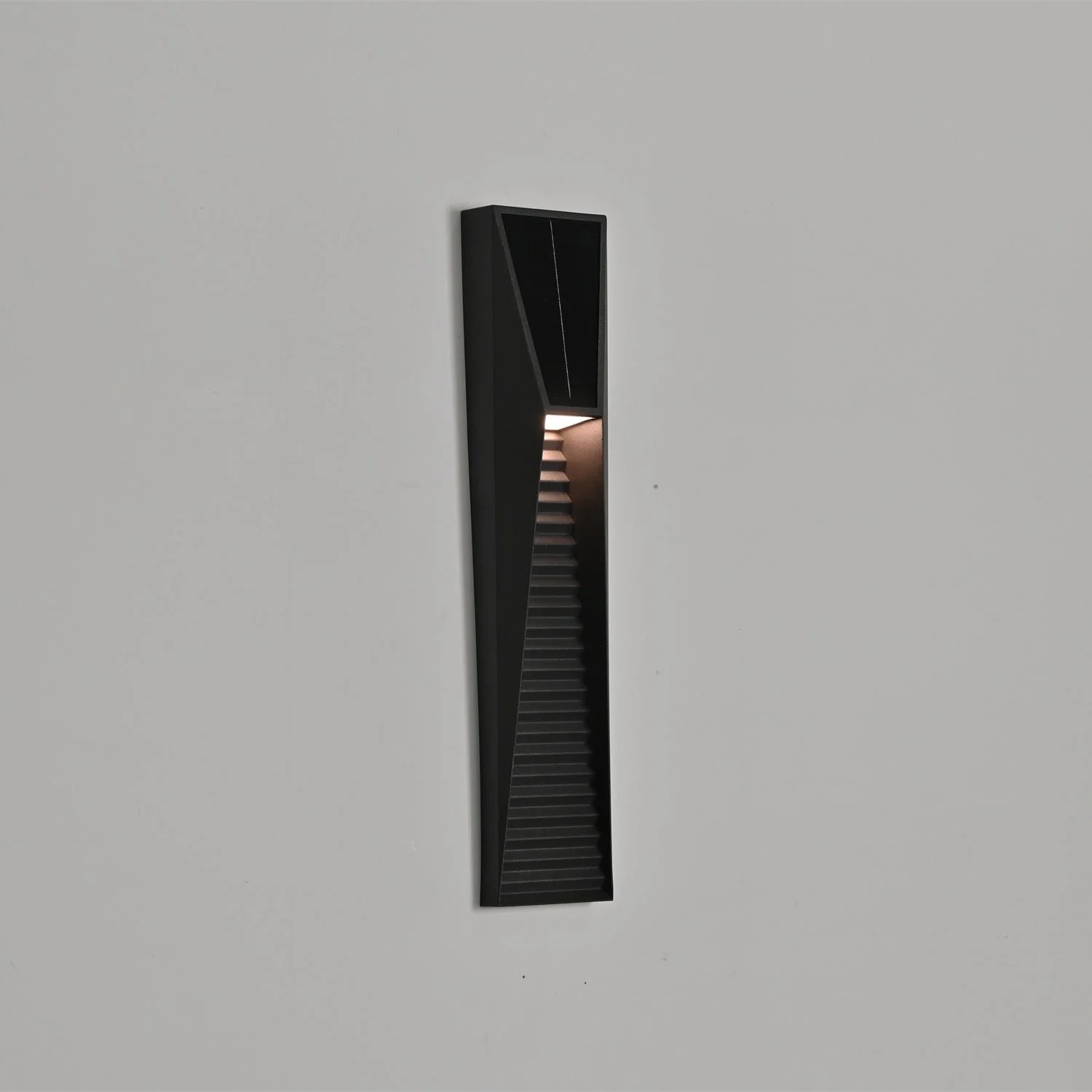 Luca Minimalist Outdoor Light - Image 11