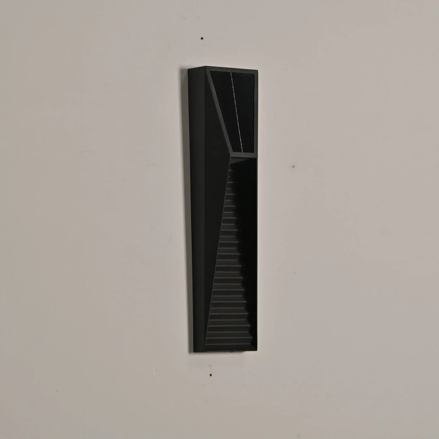 Luca Minimalist Outdoor Light - Image 18