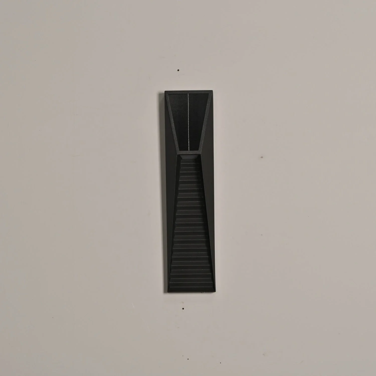 Luca Minimalist Outdoor Light - Image 2