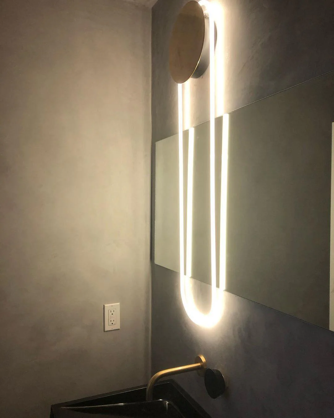 Lumicen Minimalist Wall Lamp - Image 3