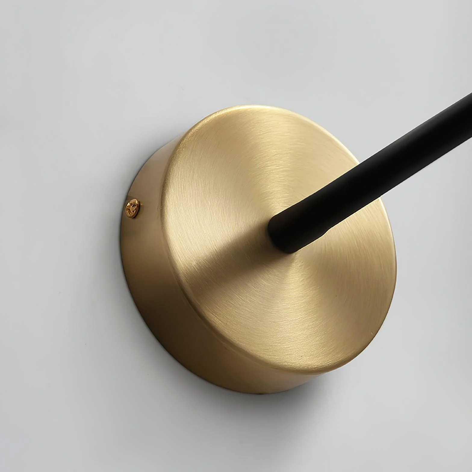 Lumise Contemporary Wall Lamp - Image 2