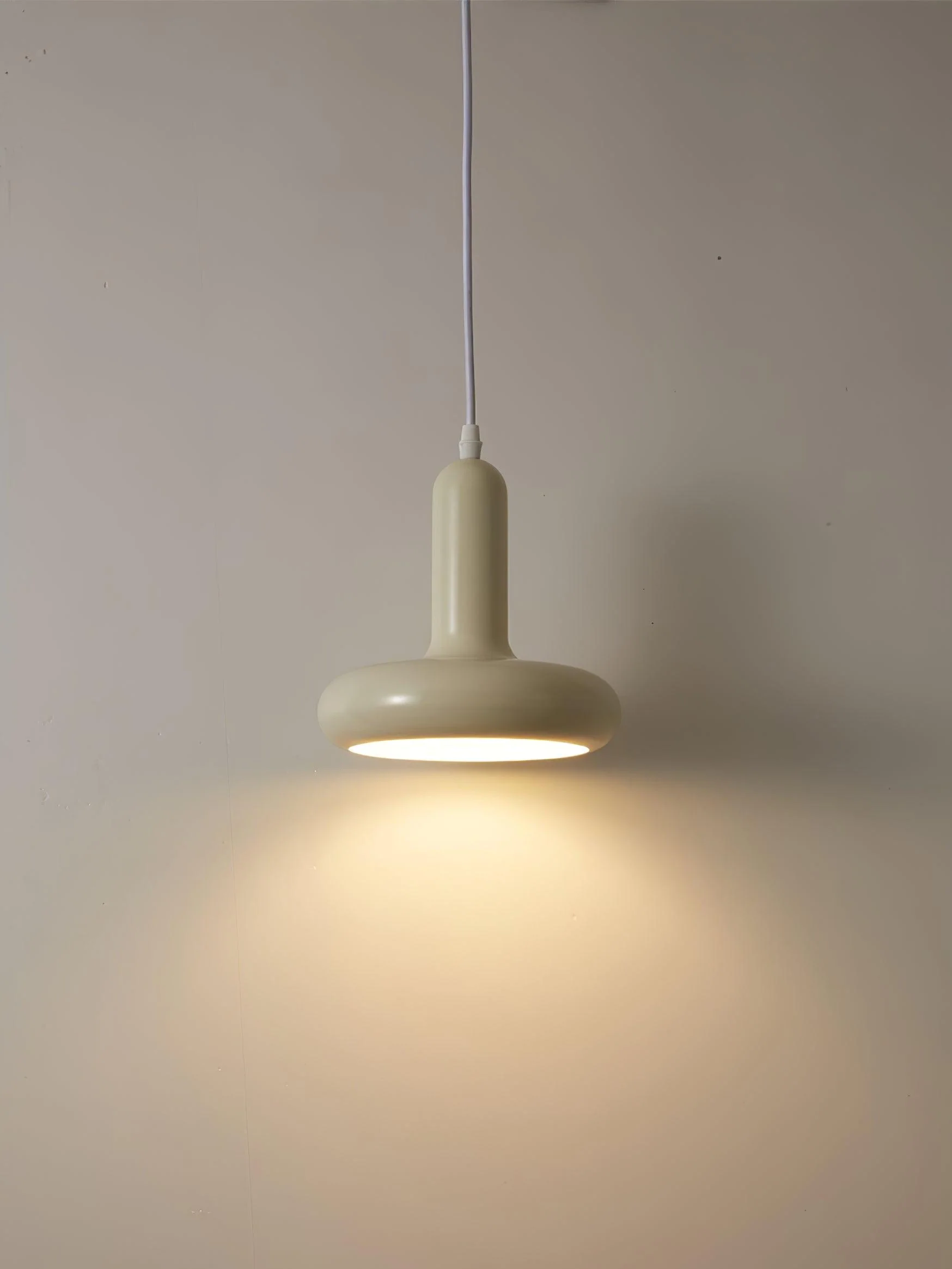 Lunaren Cozy Classic Pendant Light - Image 5