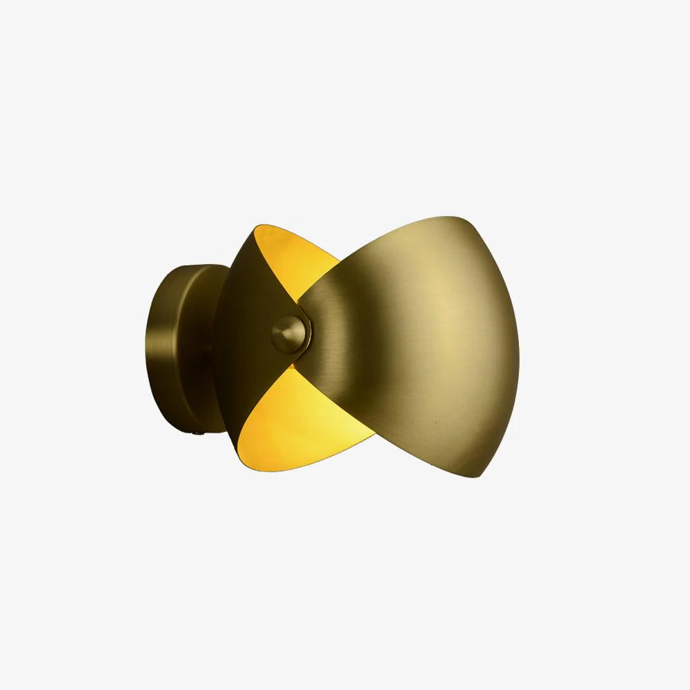Luno Elegant Brass Wall Lamp - Image 7