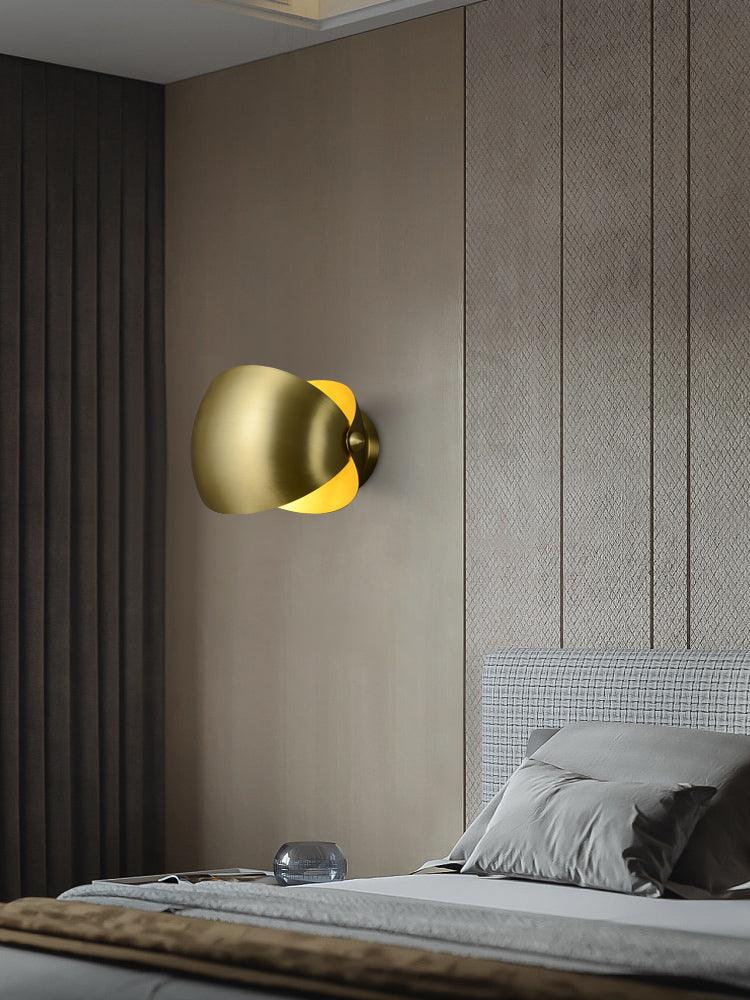 Luno Elegant Brass Wall Lamp - Image 9
