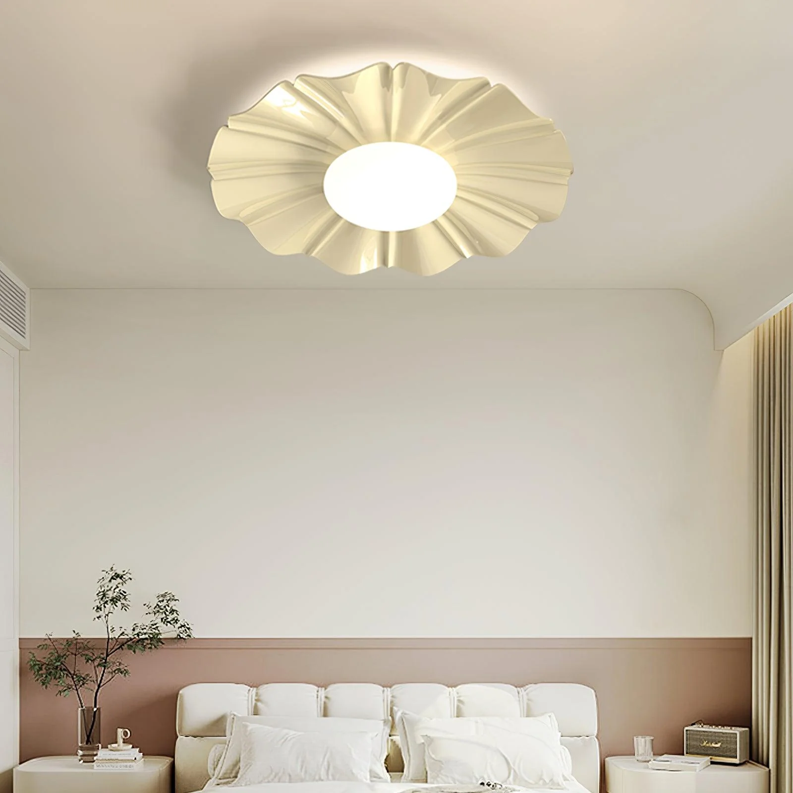 Lustra Ceiling Light Gold LED Scalloped for Bedroom - Image 4