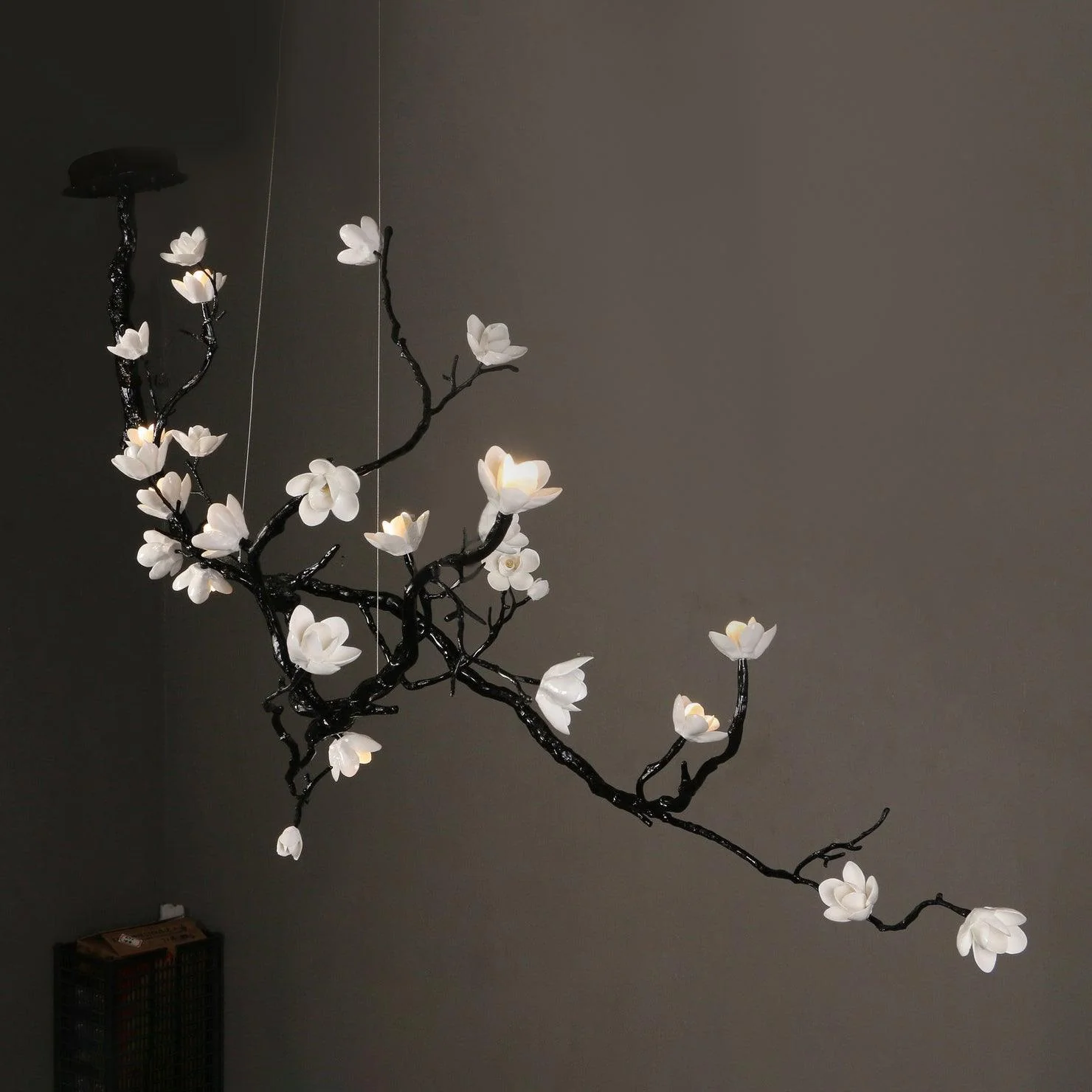 Lustra Chandelier Ceramic Flower Black Branch - Image 9