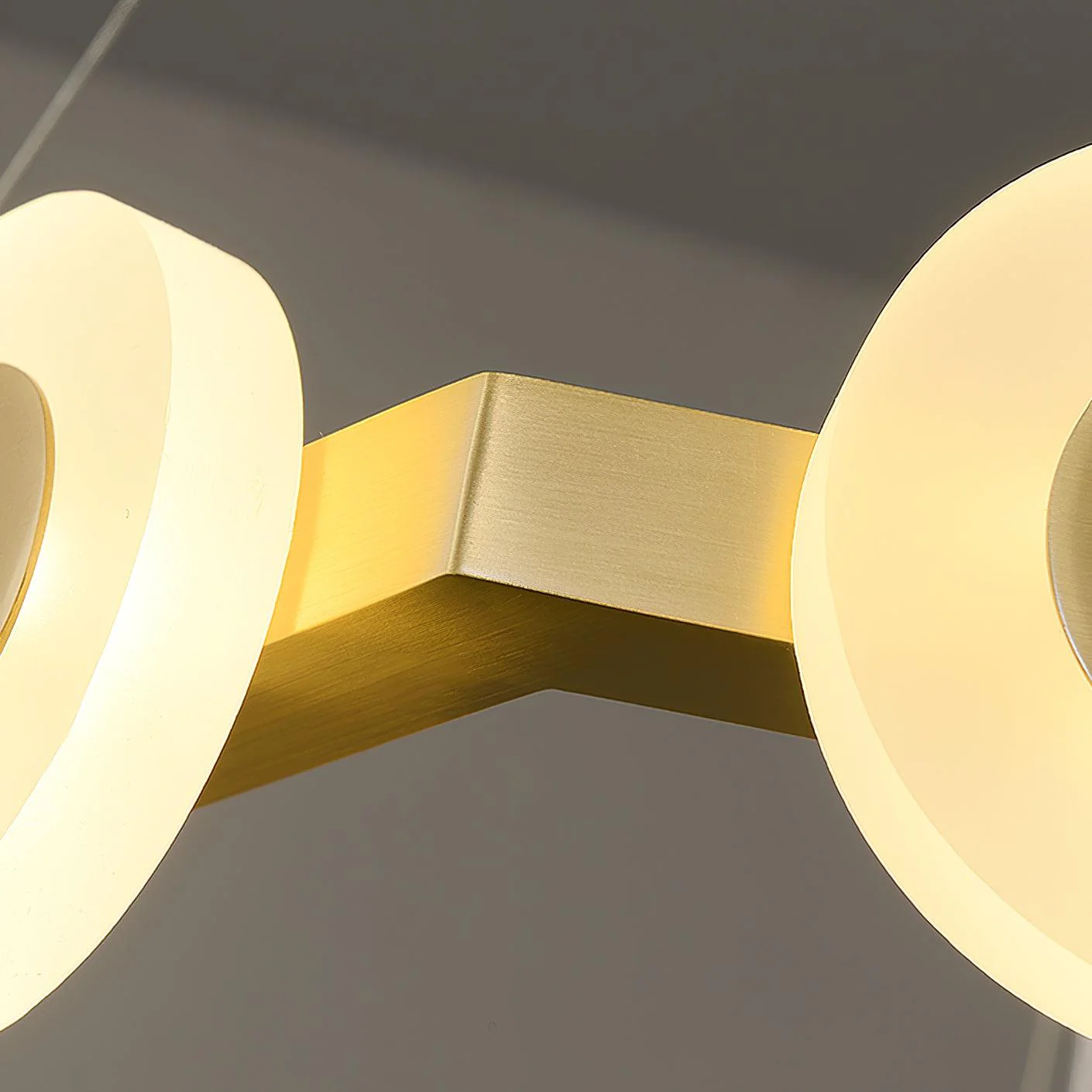 Lustra Chandelier Geometric Brass Ring - Image 35