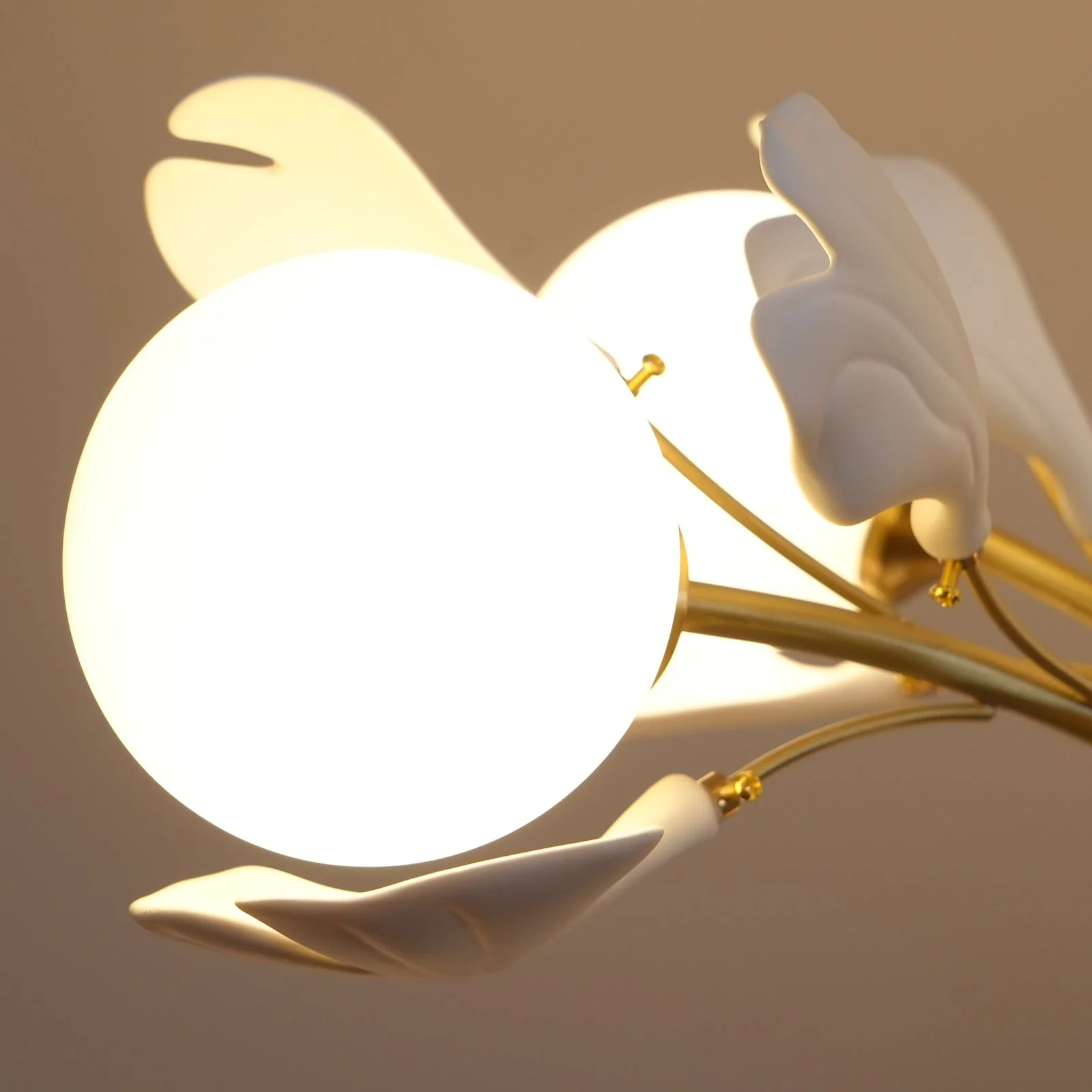 Lustra Chandelier Ginkgo Leaf Brass Ceramic Glass - Image 8