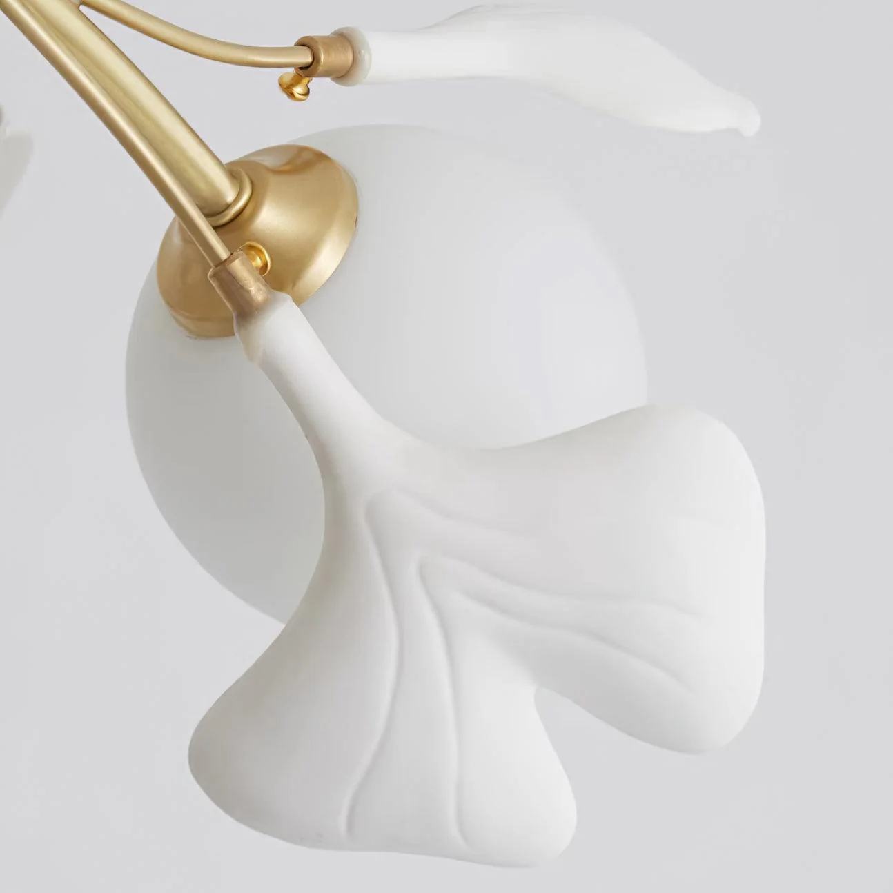 Lustra Chandelier Ginkgo Leaf Brass Ceramic Glass - Image 9