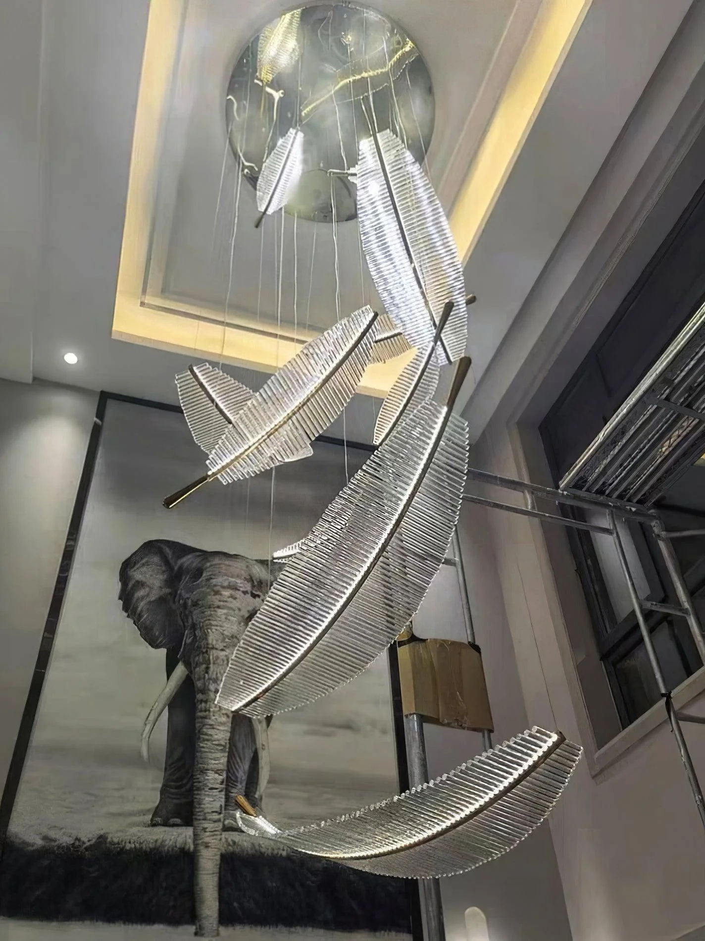 Lustra Chandelier Leaf Gold Elegant Modern - Image 9
