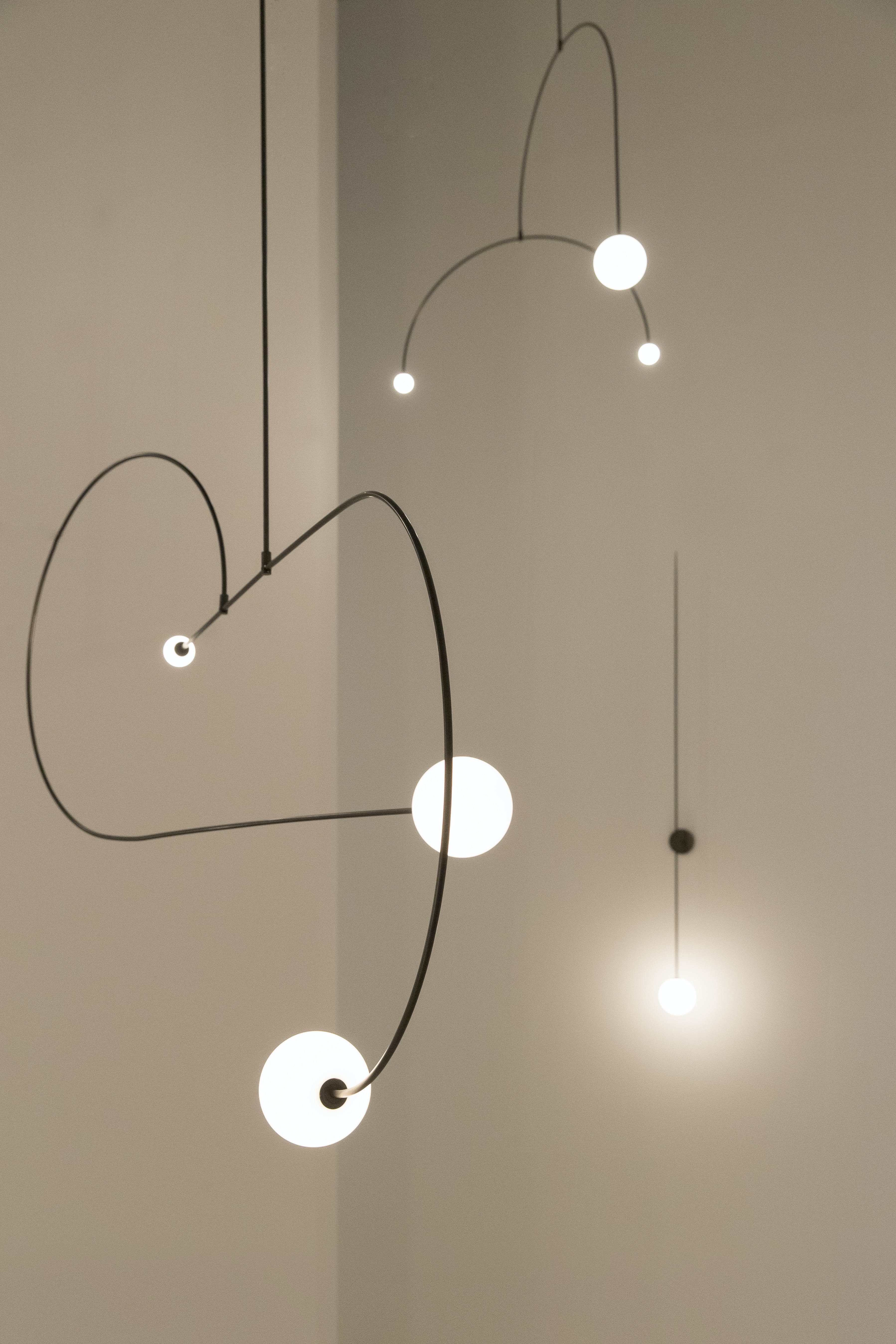 Lustra Chandelier Mobile Black Minimalist - Image 107