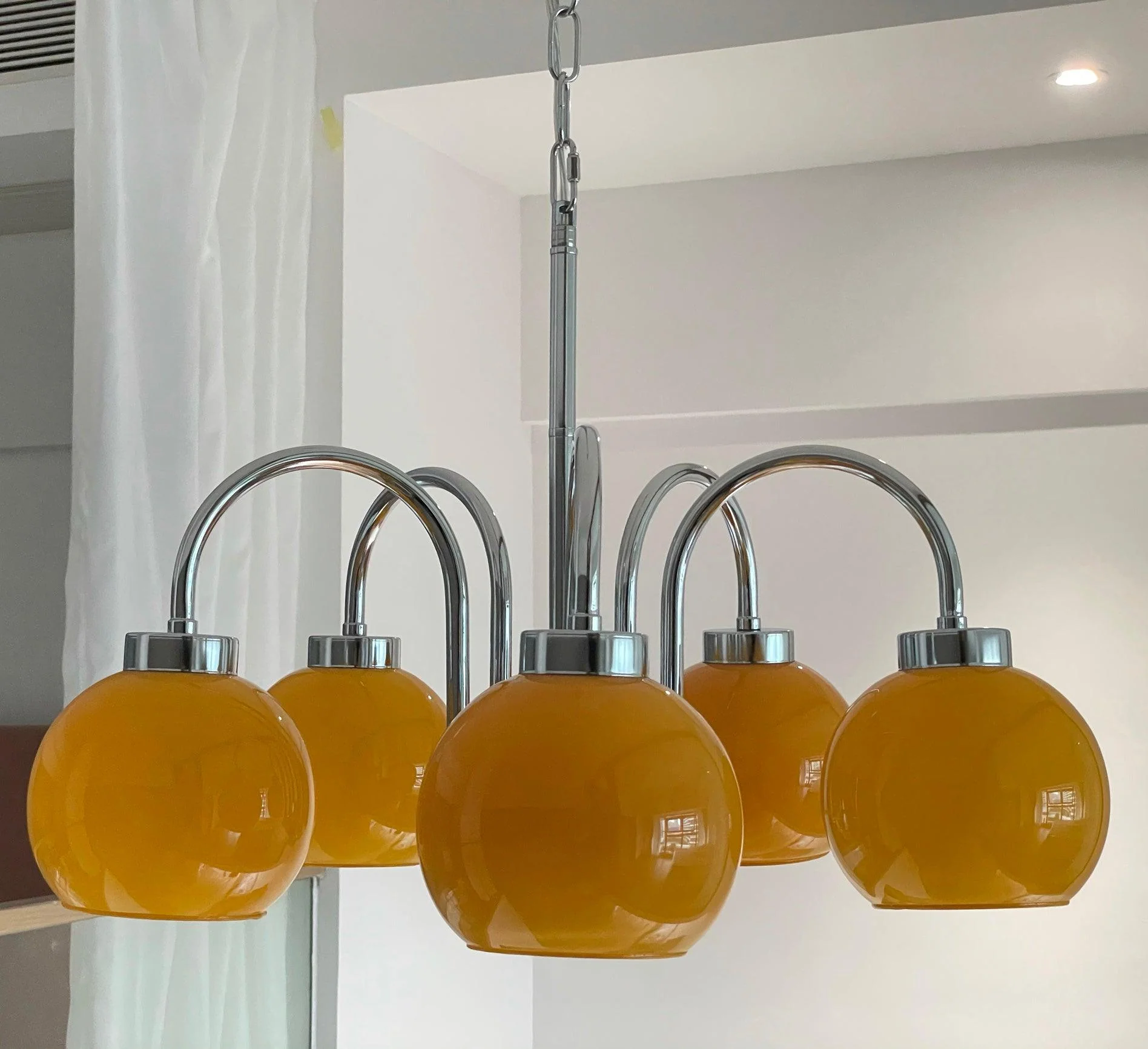 Lustra Chandelier Yellow Glass Globes - Image 2