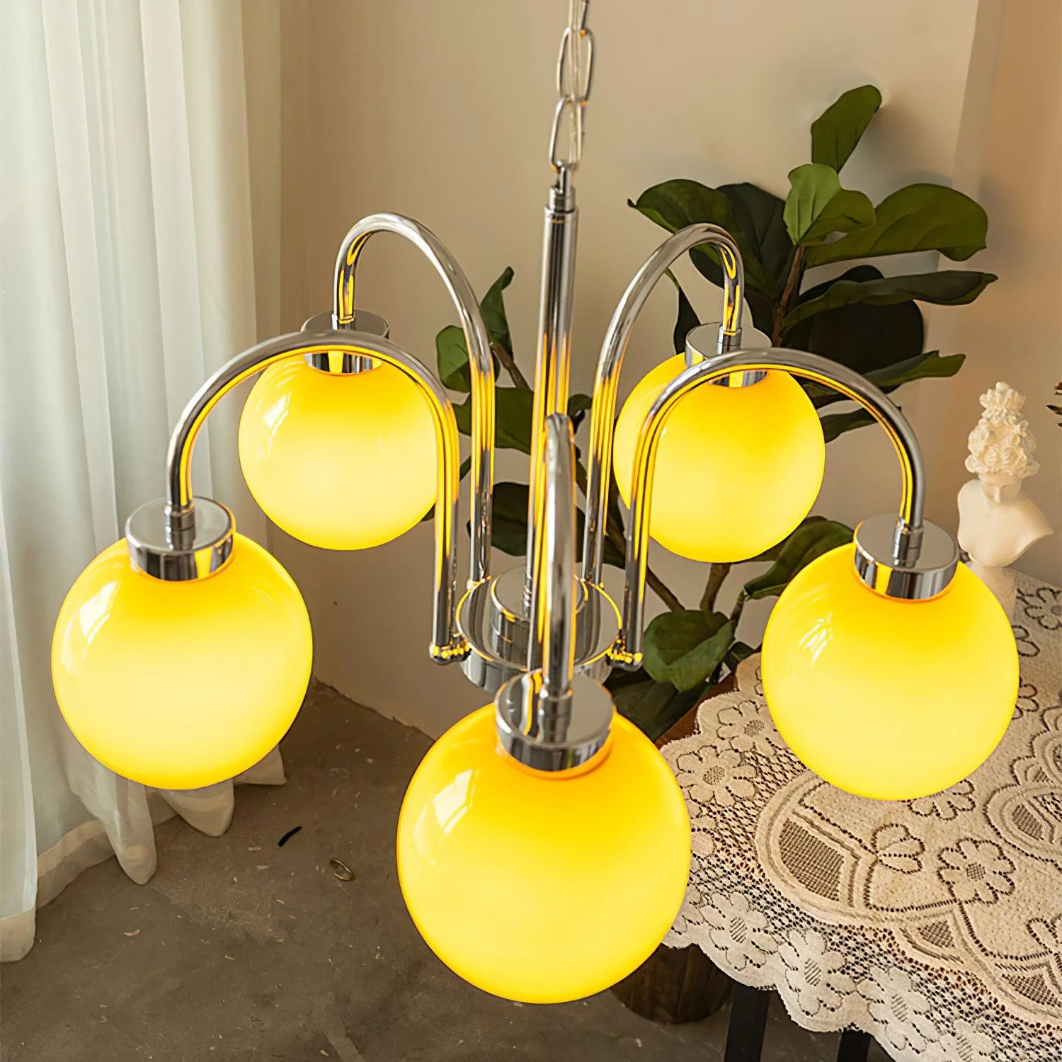 Lustra Chandelier Yellow Glass Globes - Image 9