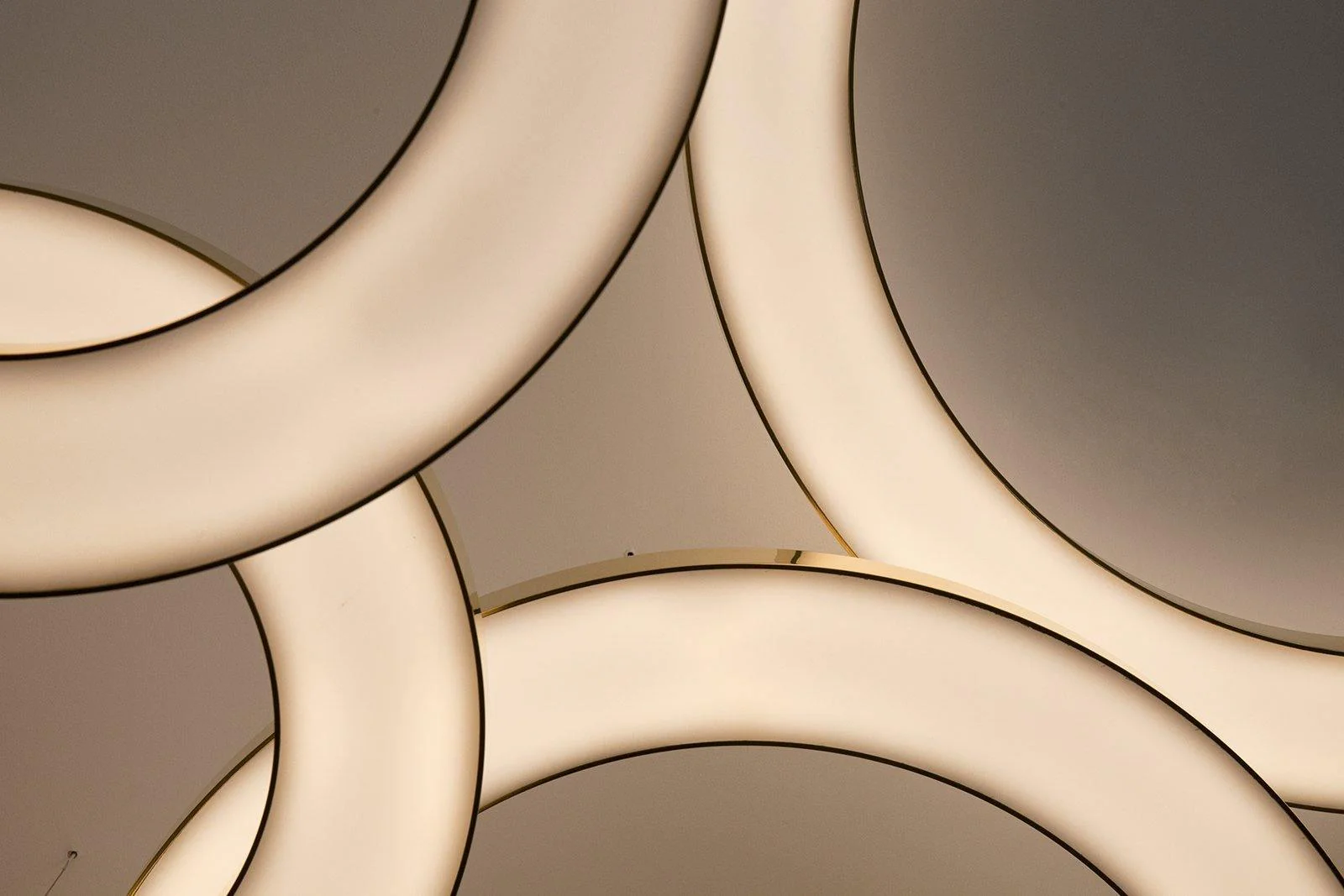 Lustra Pendant Light LED Ring Gold Modern 3-Ring - Image 23