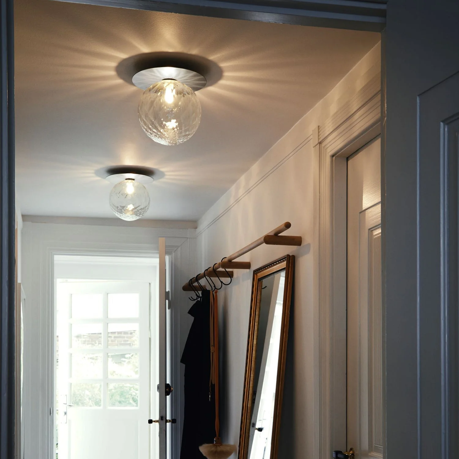 Lustra Wall Lamp Disc Globe Minimalist - Image 10