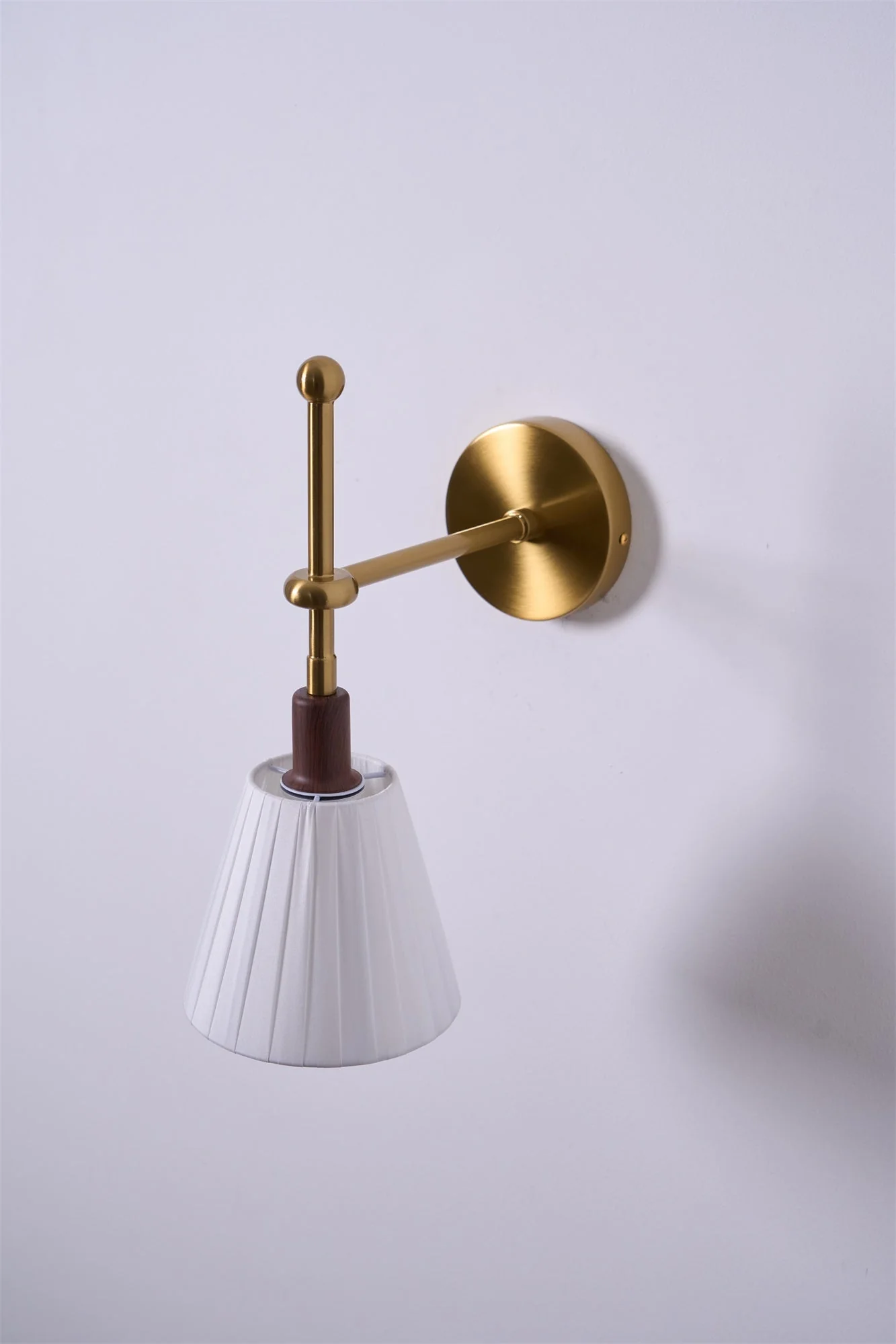 Lustra Wall Lamp Pleated Fabric Brass - Image 10