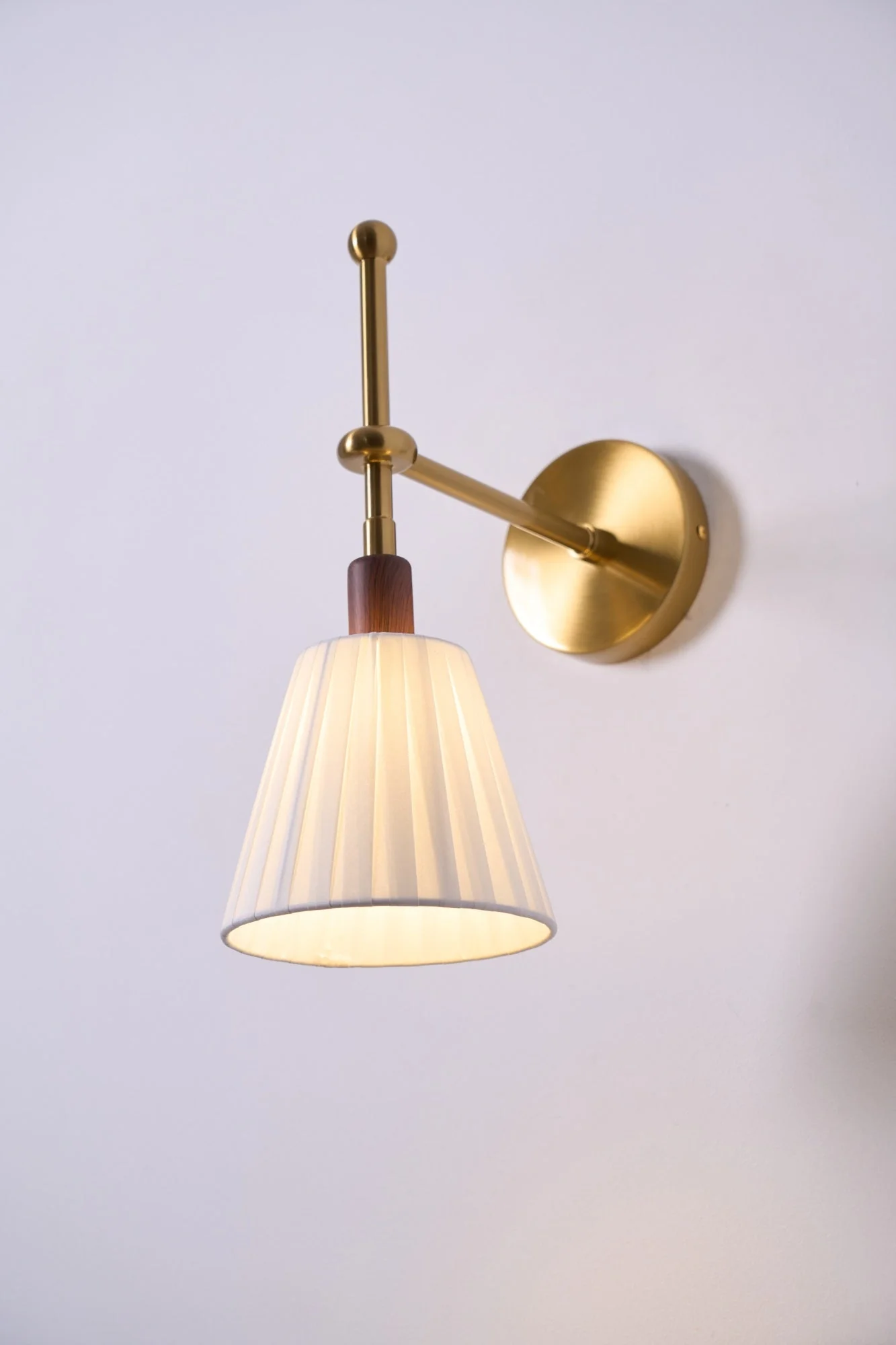 Lustra Wall Lamp Pleated Fabric Brass - Image 13