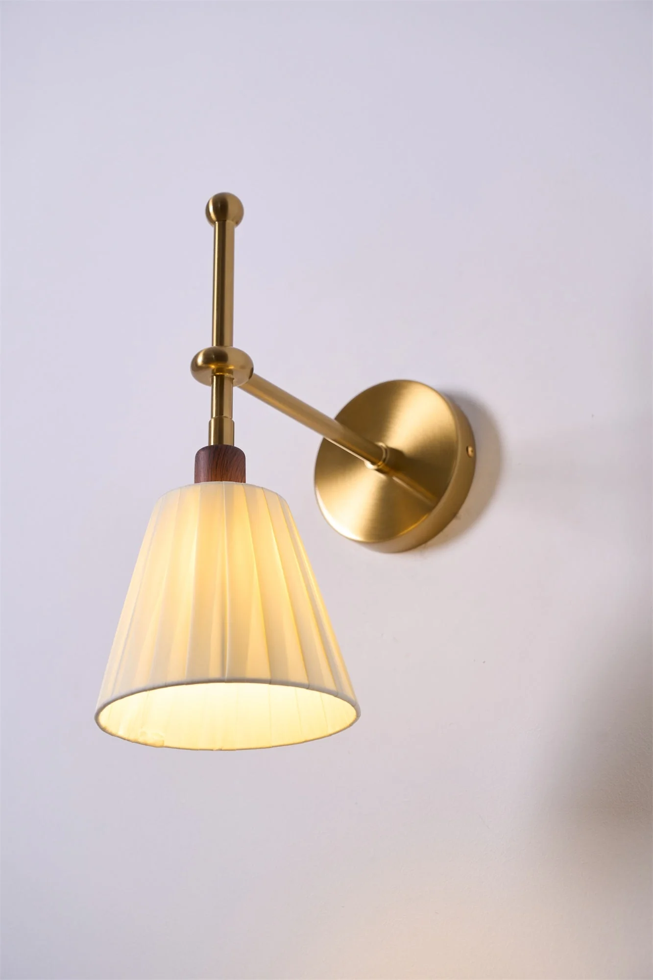 Lustra Wall Lamp Pleated Fabric Brass - Image 21