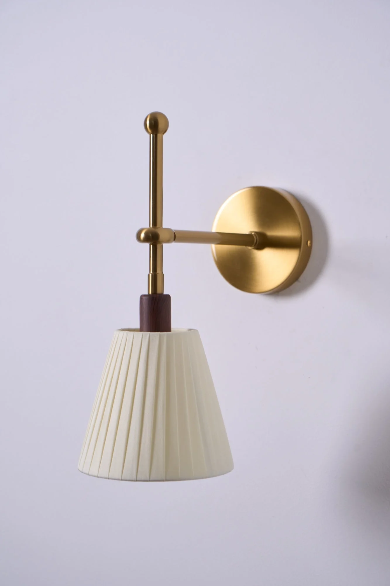 Lustra Wall Lamp Pleated Fabric Brass - Image 5