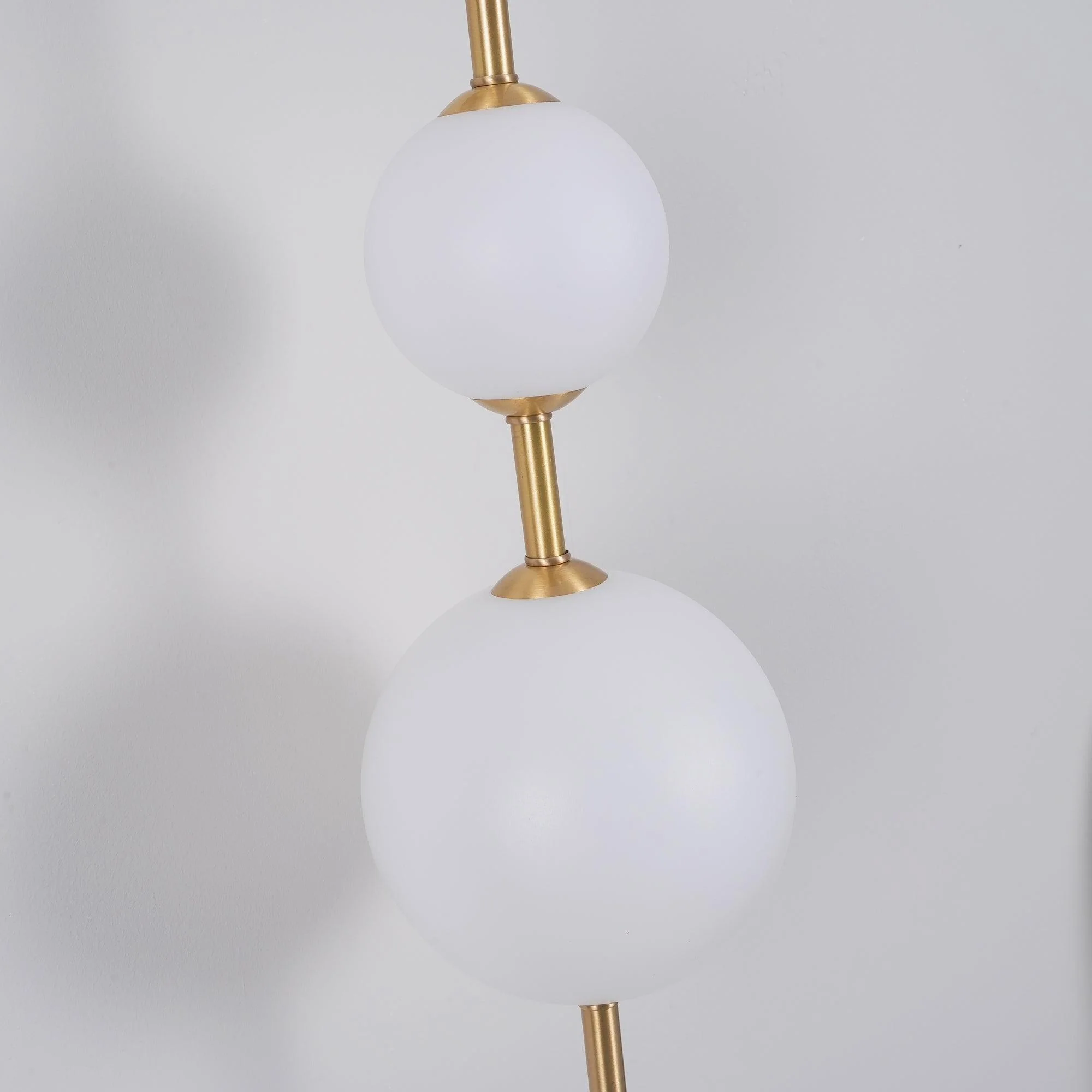 Lustra Wall Lamp Vertical Globe Minimalist - Image 10