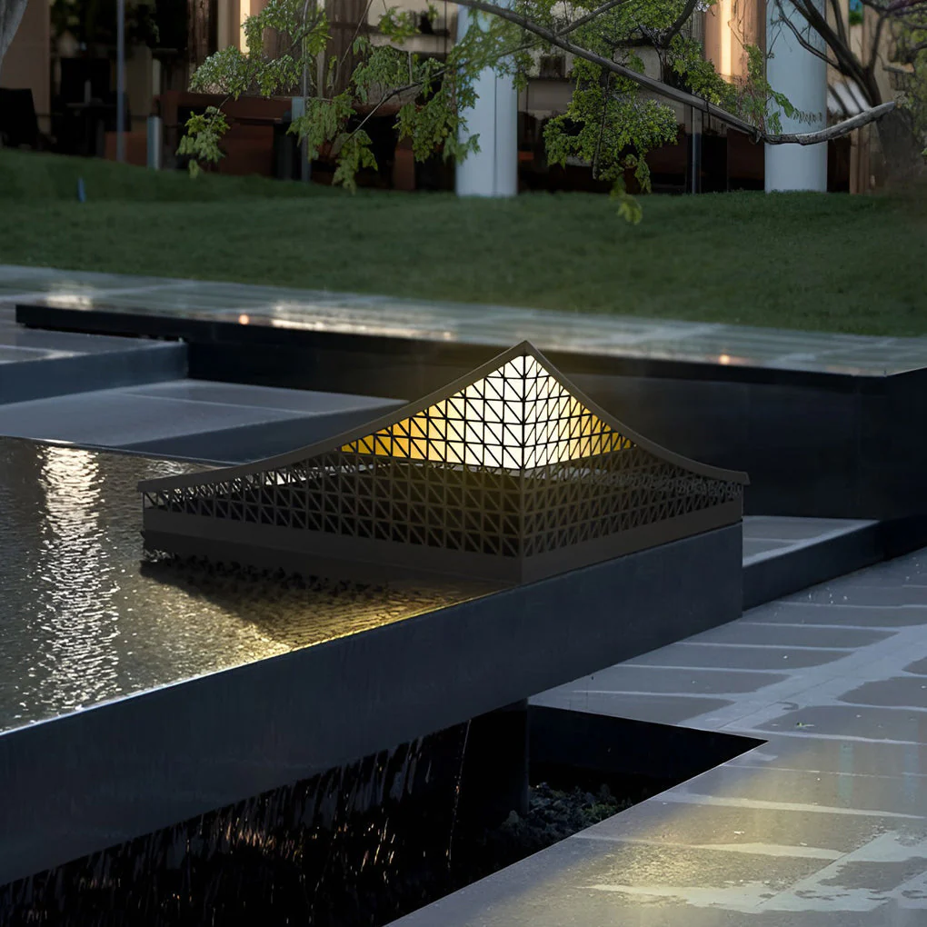 Lynn Industrial Elegant Garden Light - Image 3