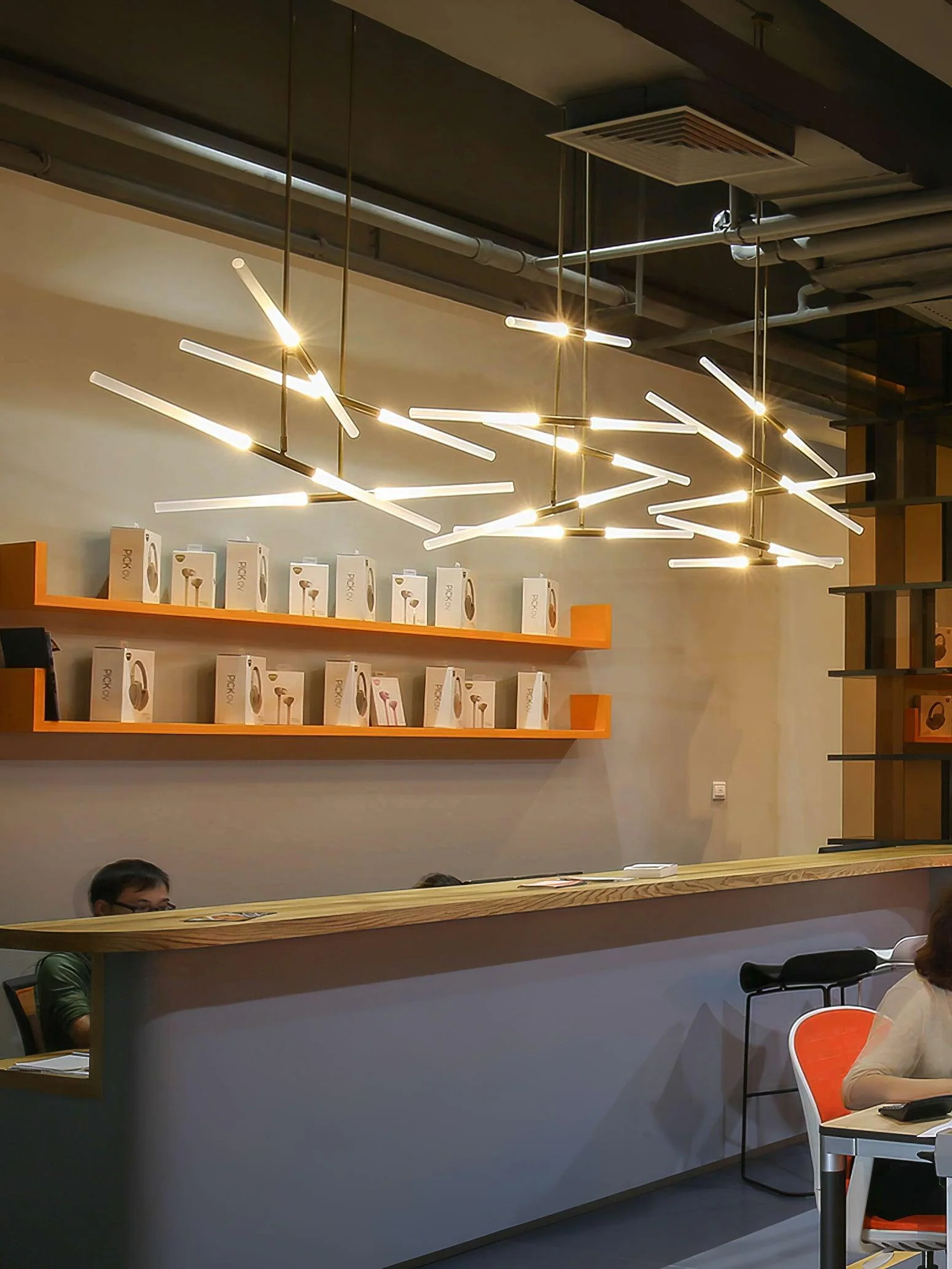 Mabel Linear Modern Pendant Light - Image 5