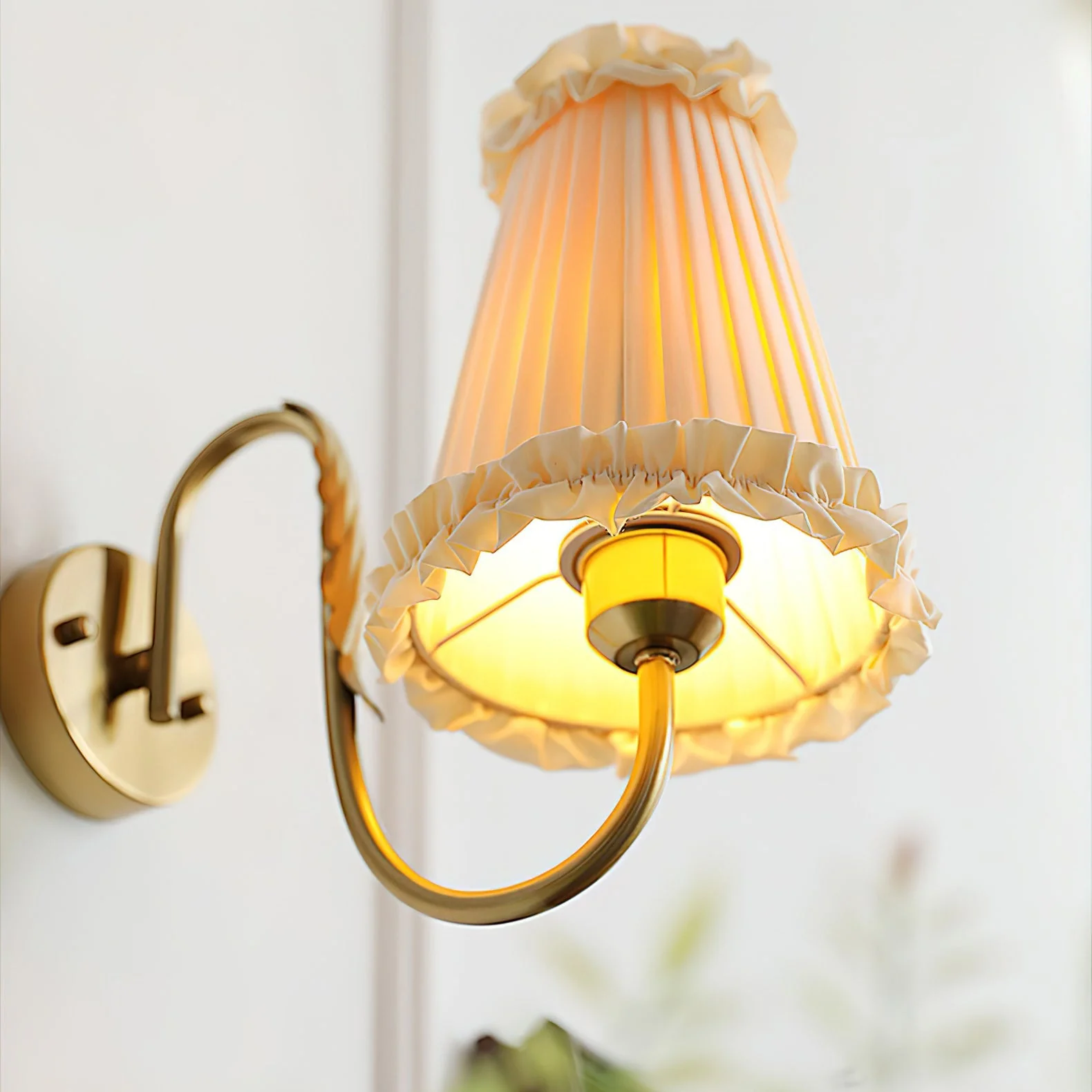 Mcveigh Contemporary Fabric Wall Lamp - Image 6