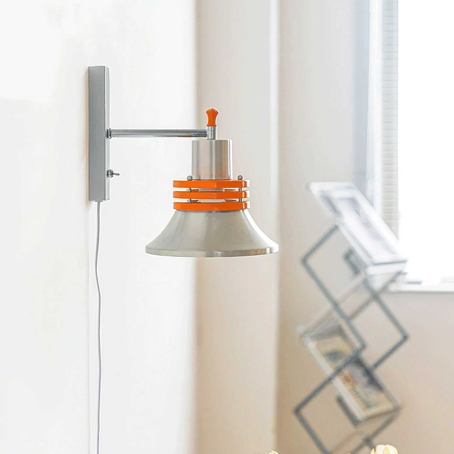 Mia Minimalist Wall Lamp - Image 4