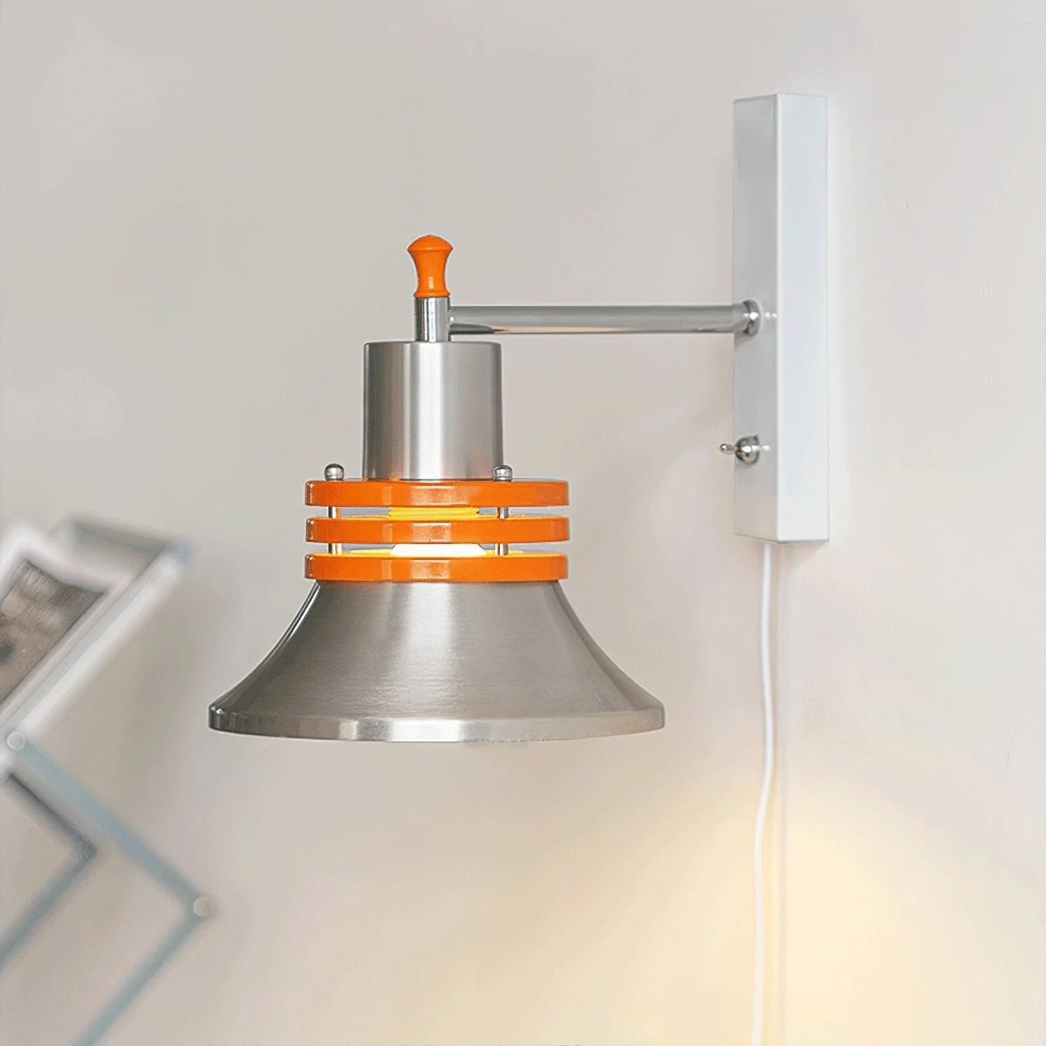 Mia Minimalist Wall Lamp - Image 5