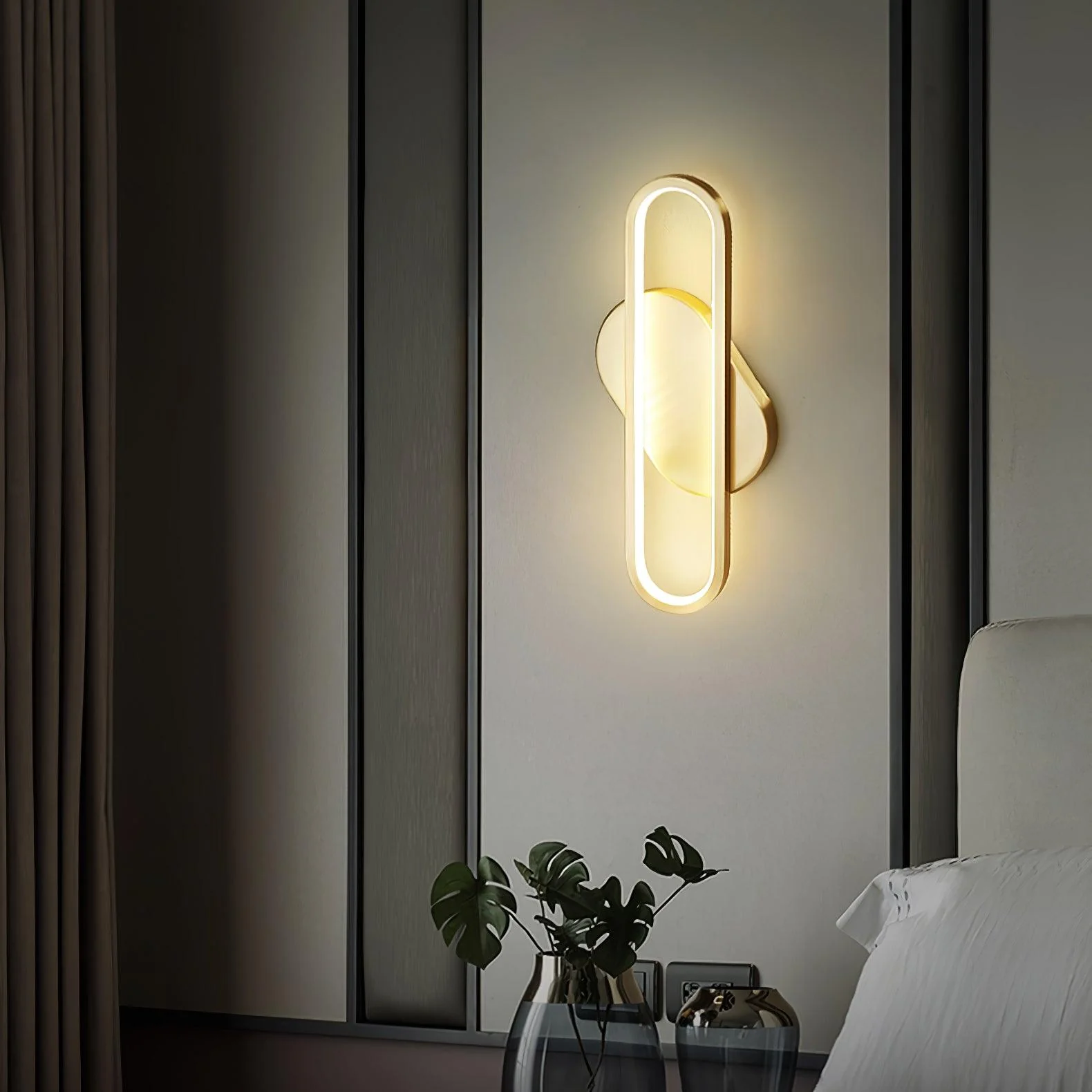 Mirage Classic Long Ova Brass Wall Lamp - Image 20